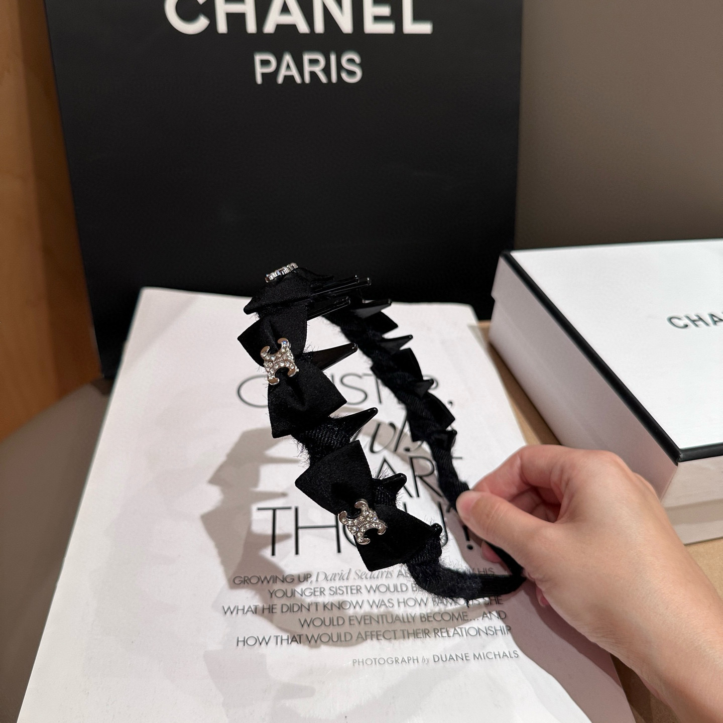NO:619369,P Comes with packaging box CELINE's new Arc de Triomphe headband, fashionable and ladylike!  Must-have hairpins for goddesses, hairpins, celine, celine, hairpins19860909P 配包装盒 CELINE（赛琳）凯旋门新款发箍,时尚潮流,名媛范儿十足！女神必备单品发夹,发夹,celine,celine,hairpins,accessory