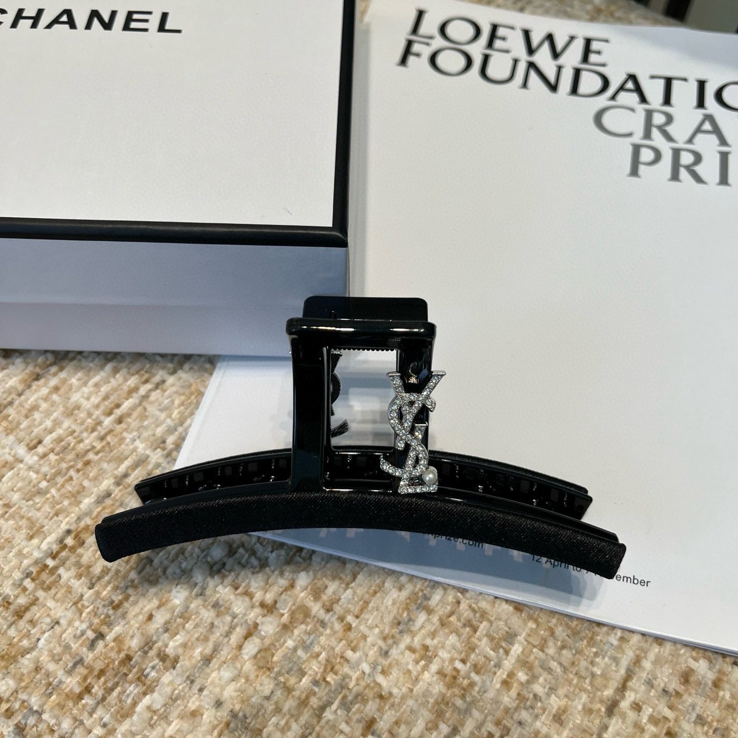 NO:619132,P Comes with a packaging box YSL (Saint Laurent) new style gripper, elegant and elegant, fashionable and versatile, a must-have for sweet and cool girls... hairpins, hairpins, saint laurent, saint laurent, hairpins19860909P 配包装盒 YSL（圣罗兰）新款抓夹,名媛风气质美,时尚百搭,甜酷小姐姐必备…发夹,发夹,saint laurent,saint laurent,hairpins,accessory