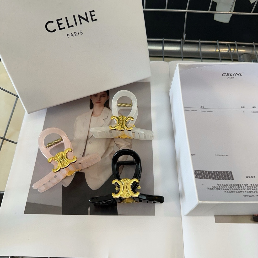 NO:640940,P Comes with packaging box CELINE Arc de Triomphe’s new candy-colored gripper, simple and elegant, fashionable and versatile!  Must-have hairpins for goddesses, hairpins, celine, celine, hairpins19860909P 配包装盒 CELINE（赛琳）凯旋门新款糖果色抓夹,简单大气,时尚百搭！女神必备单品发夹,发夹,celine,celine,hairpins,accessory