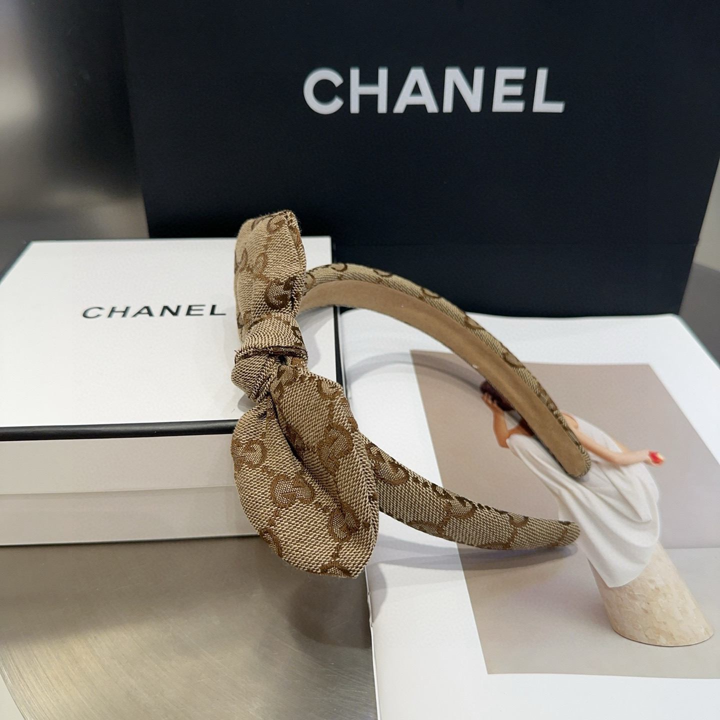 NO:640928,P with packaging box Gucci (Gucci) GG bow headband, classic letters, fashionable and versatile, particularly attractive, timeless...hairpins, hairpins, gucci, hairpins19860909P 配包装盒 Gucci(古奇) GG蝴蝶结发箍,经典字母,时尚百搭,特别耐看,永不过时…发夹,发夹,gucci,hairpins,accessory