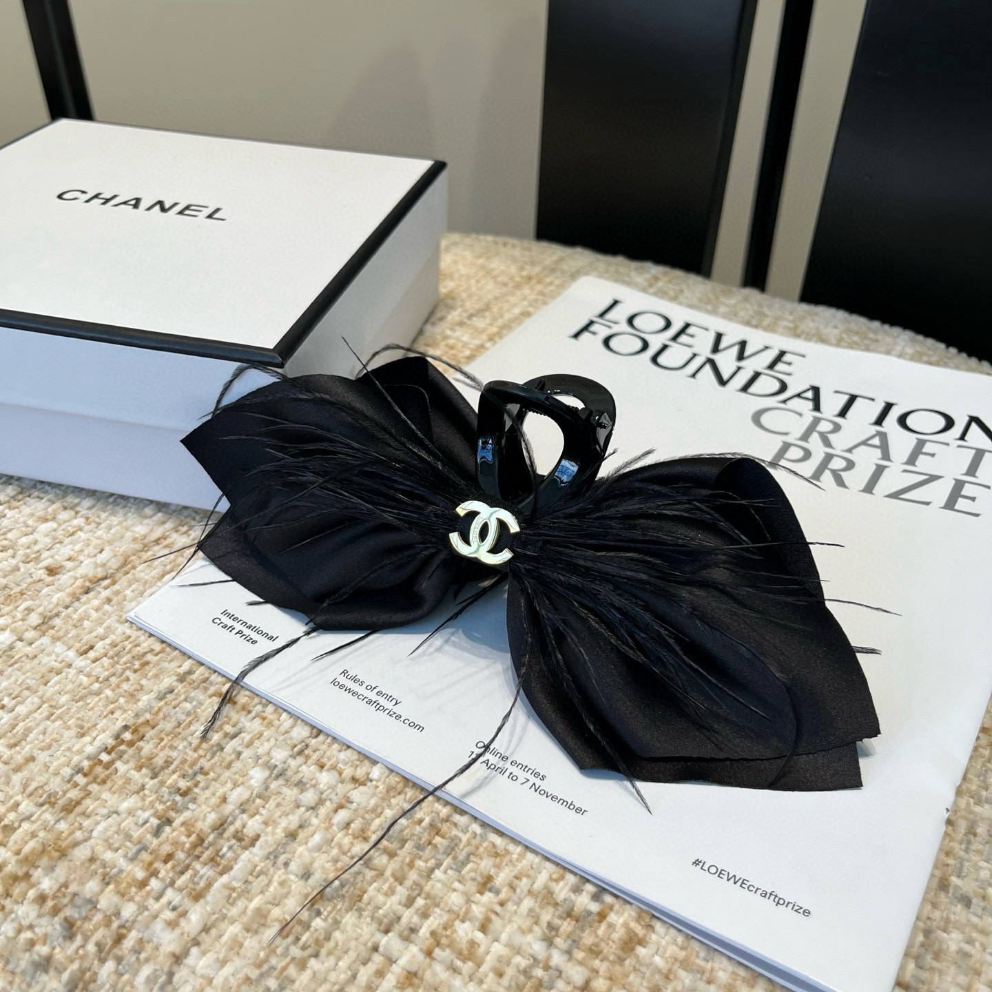 NO:619148,P Comes with a packaging box. Chanel’s latest small fragrance gripper, super pretty!  Full of celebrity style, a must-have for little fairies...hairpins, hairpins, chanel, chanel, hairpins19860909P 配包装盒 Chanel (香奈儿)最新款小香抓夹,超级好看！名媛范儿十足,小仙女必备…发夹,发夹,chanel,chanel,hairpins,accessory