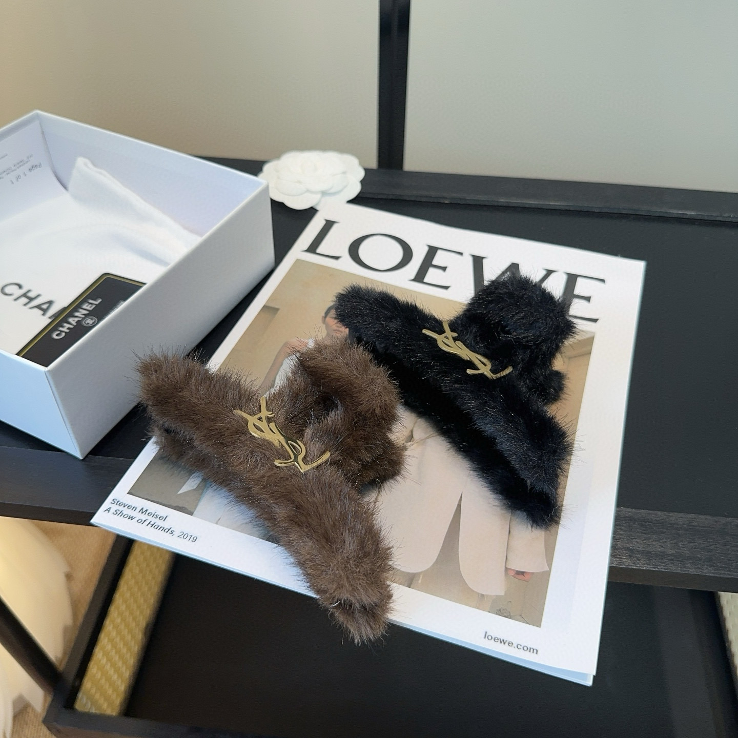 NO:619138,P Comes with packaging box YSL (Yves Saint Laurent) new gripper, new product for autumn and winter!  A lady's style is beautiful, fashionable and versatile, so beautiful. Hairpins, hairpins, saint laurent, saint laurent, hairpins19860909P 配包装盒 YSL（圣罗兰）新款抓夹,秋冬新品！名媛风气质美,时尚百搭,实在太美了发夹,发夹,saint laurent,saint laurent,hairpins,accessory