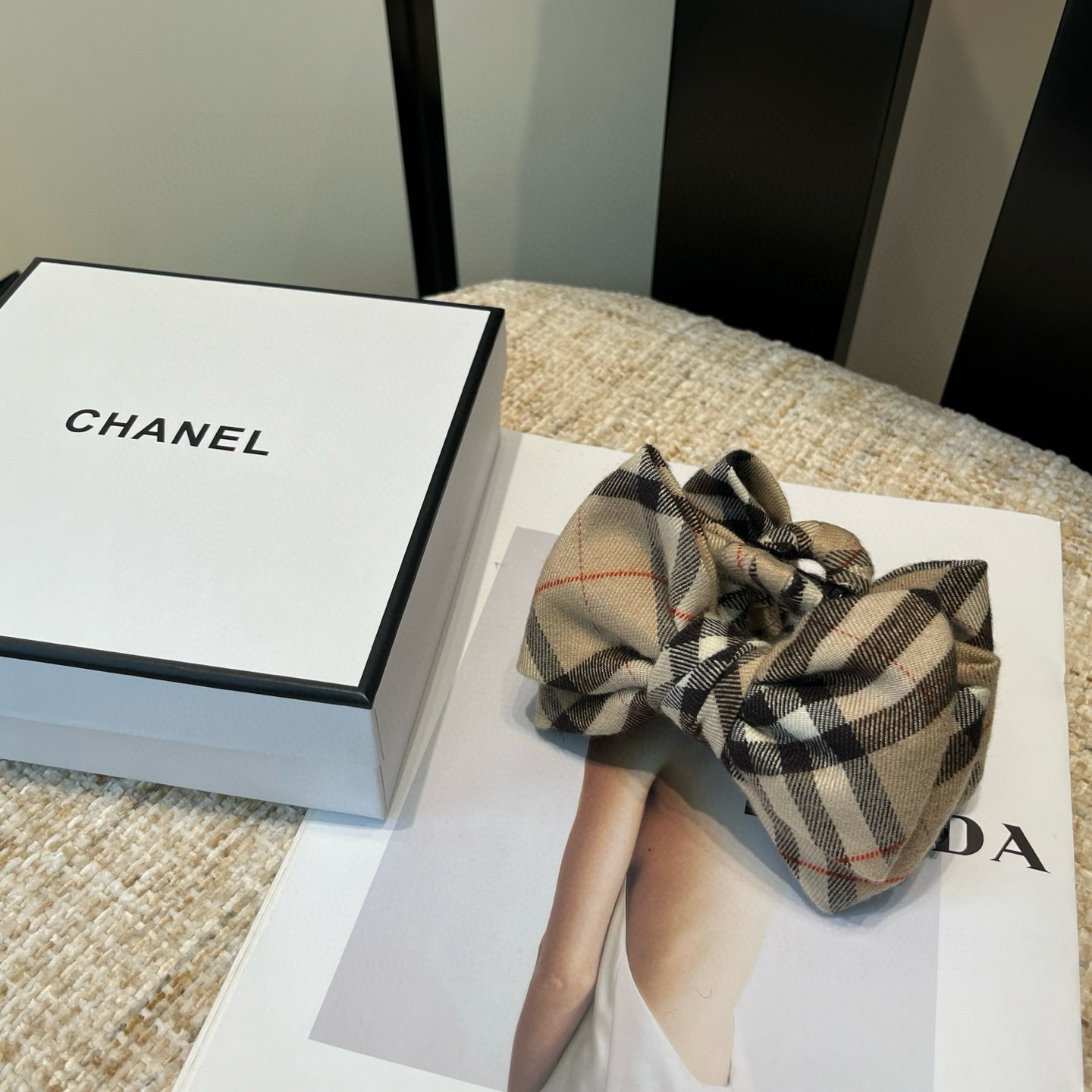 NO:640762,P Comes with packaging box Burberry classic plaid gripper, new for autumn and winter!  Fashion trend, practical and versatile, timeless hair clips, hairpins, burberry, burberry, hairpins19860909P 配包装盒 Burberry（巴宝莉）经典格子抓夹,秋冬新品！时尚潮流,实用百搭,永不过时发夹,发夹,burberry,burberry,hairpins,accessory