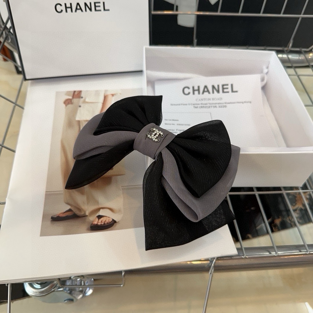 🎁配包装盒Chanel（香奈儿）最新爆款小香顶夹，优雅的小仙女看过来，值得入手一款