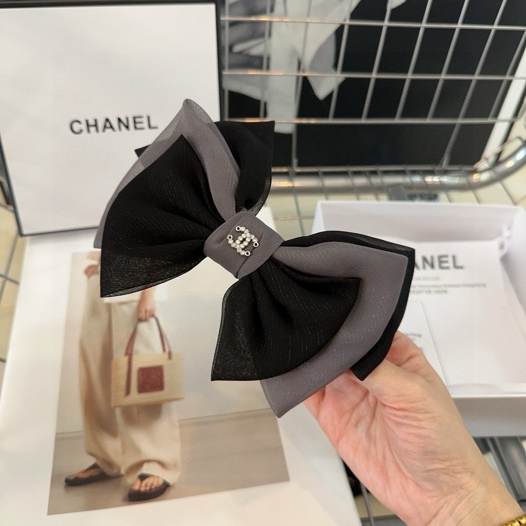 🎁配包装盒Chanel（香奈儿）最新爆款小香顶夹，优雅的小仙女看过来，值得入手一款