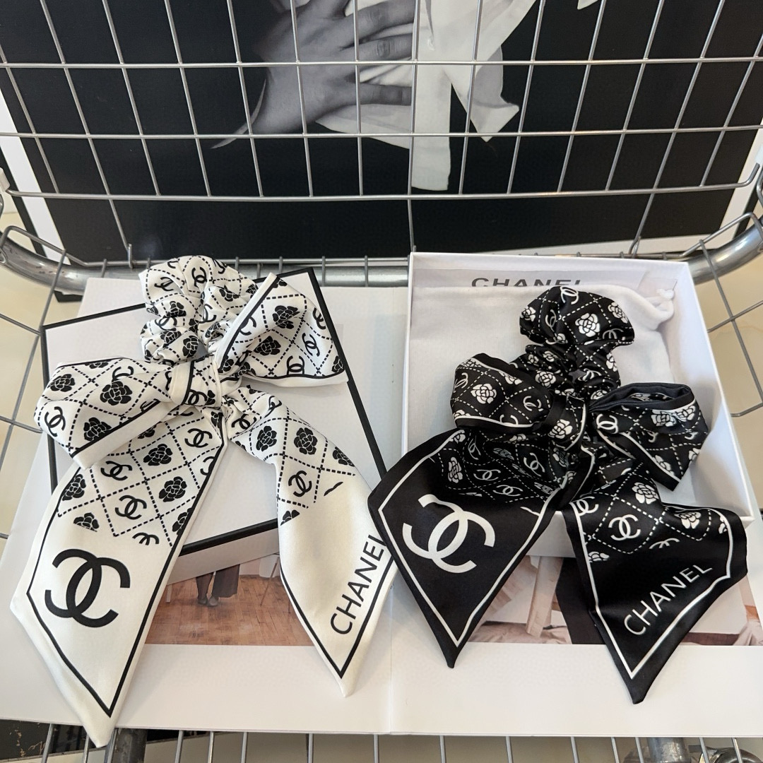 🎁配包装盒Chanel (香奈儿)最新款小香爆款发圈，超级好看！名媛范儿十足，小仙女必备…