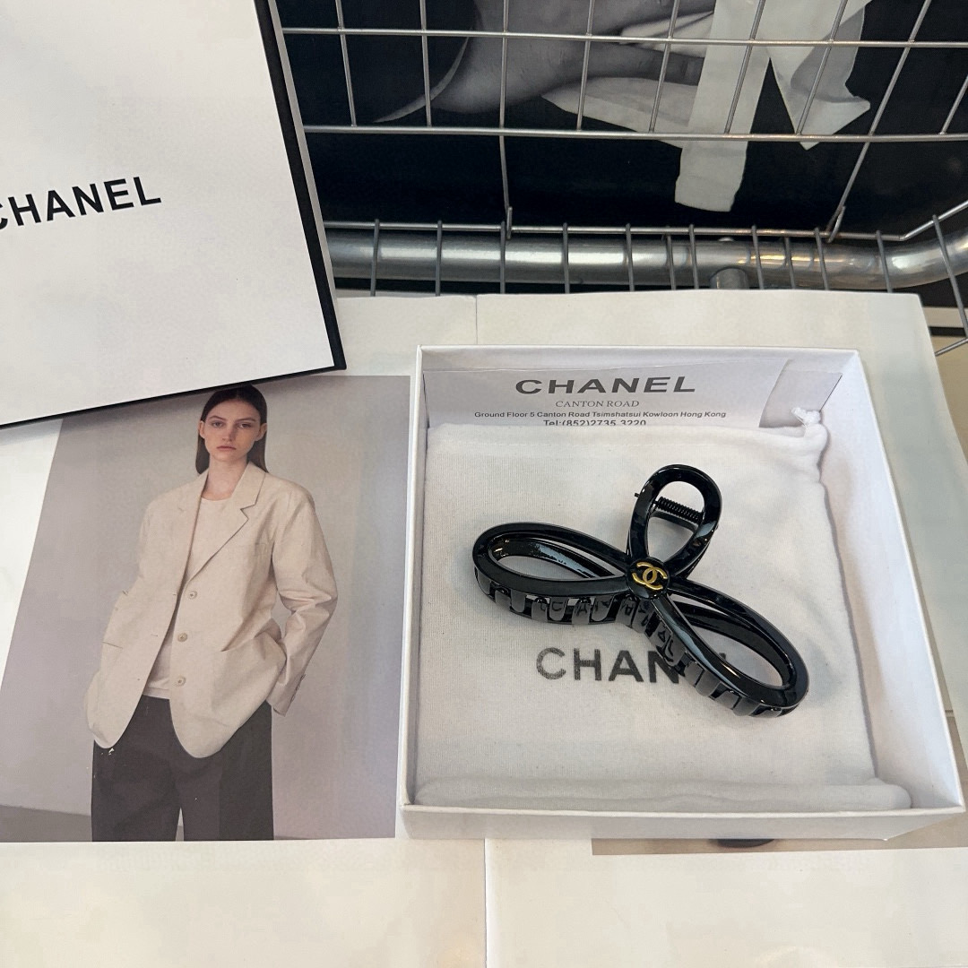 🎁配包装盒Chanel (香奈儿)最新款小香抓夹，超级好看！名媛范儿十足，小仙女必备…