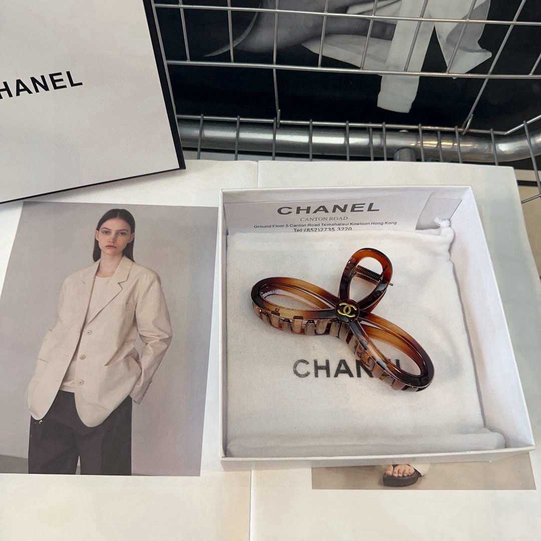 🎁配包装盒Chanel (香奈儿)最新款小香抓夹，超级好看！名媛范儿十足，小仙女必备…