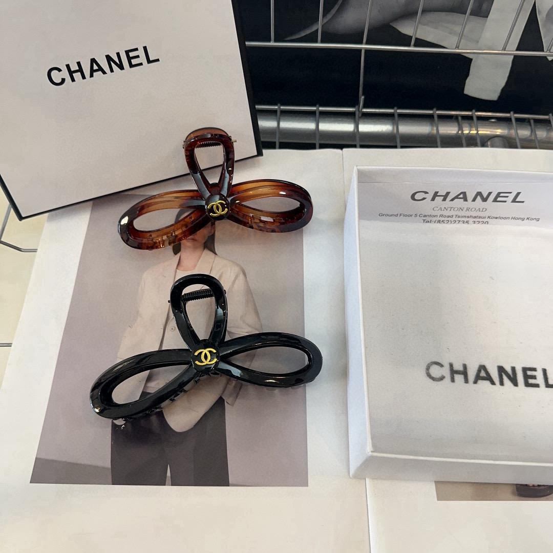 🎁配包装盒Chanel (香奈儿)最新款小香抓夹，超级好看！名媛范儿十足，小仙女必备…