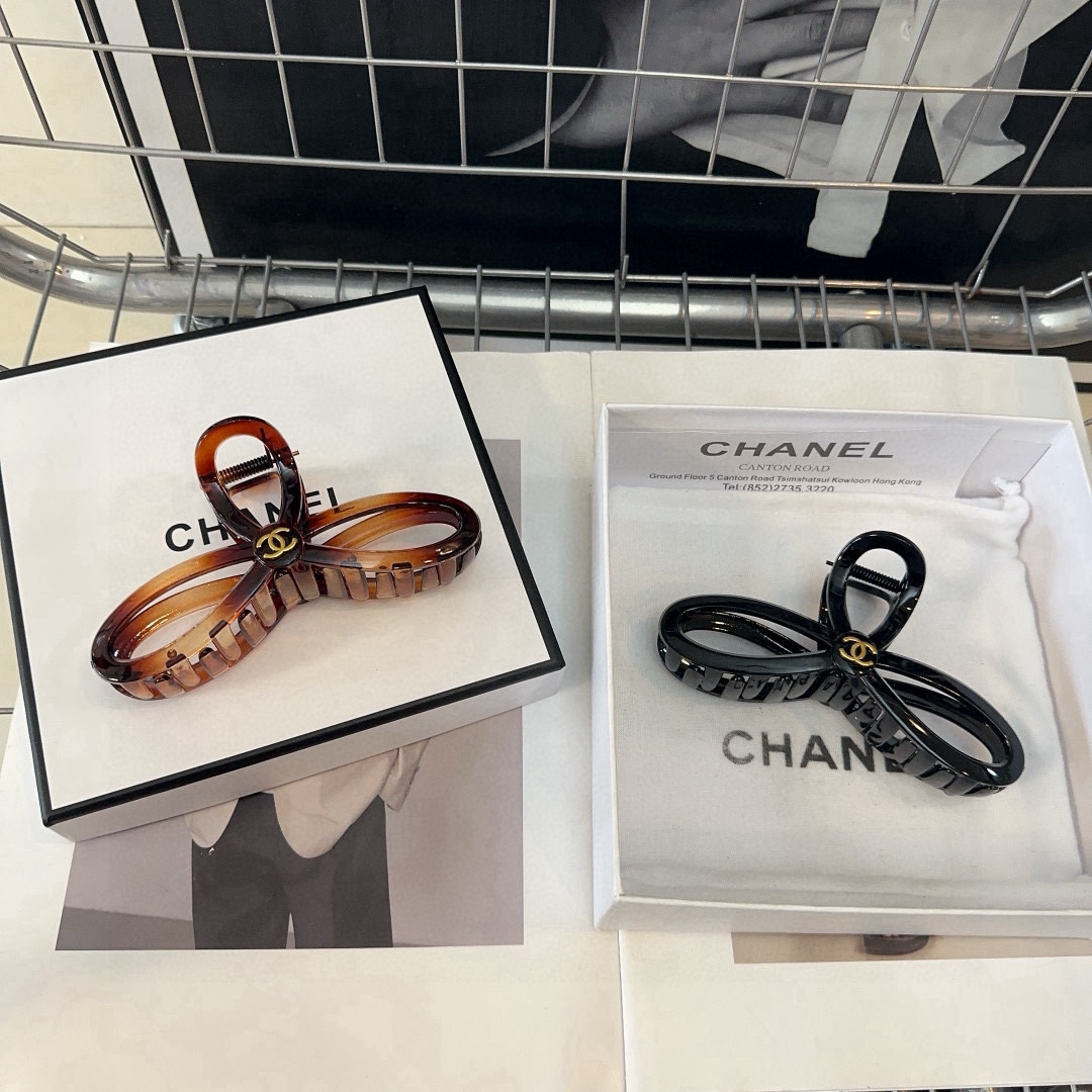 🎁配包装盒Chanel (香奈儿)最新款小香抓夹，超级好看！名媛范儿十足，小仙女必备…