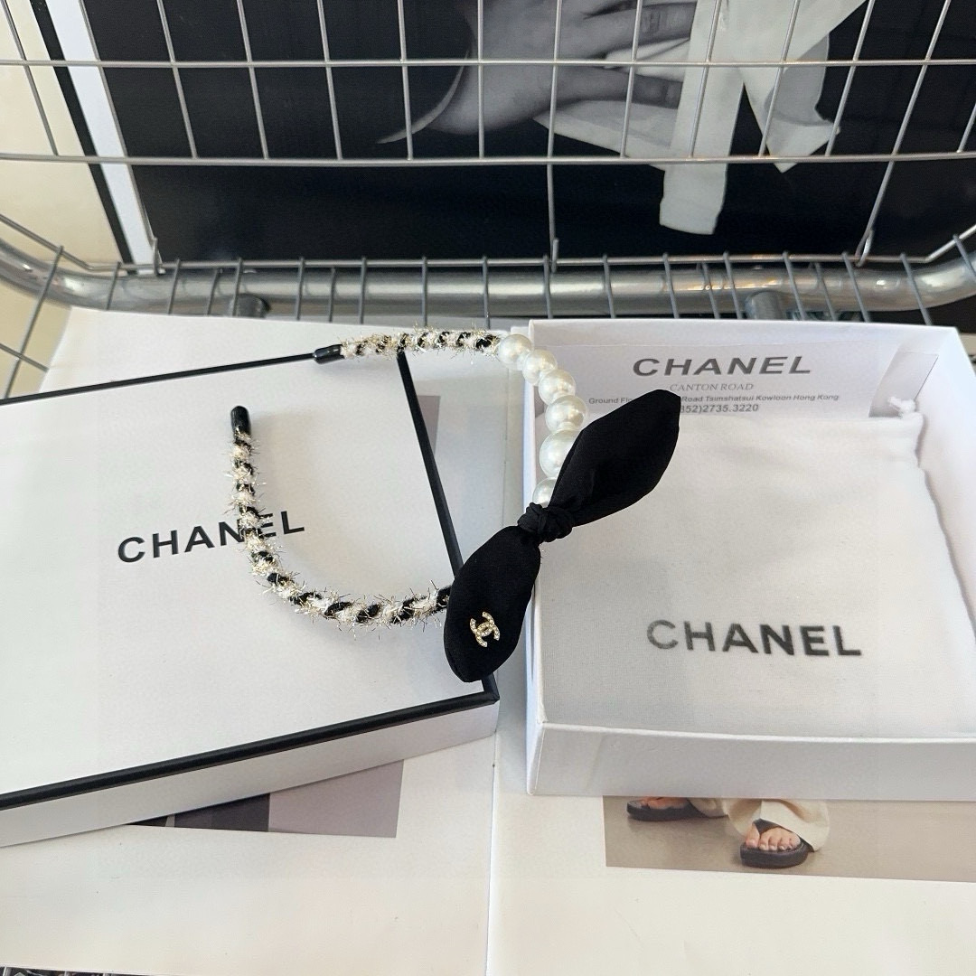 🎁配包装盒Chanel (香奈儿)最新小香发箍，简单实用，时尚潮流！超级好看！小仙女必备…