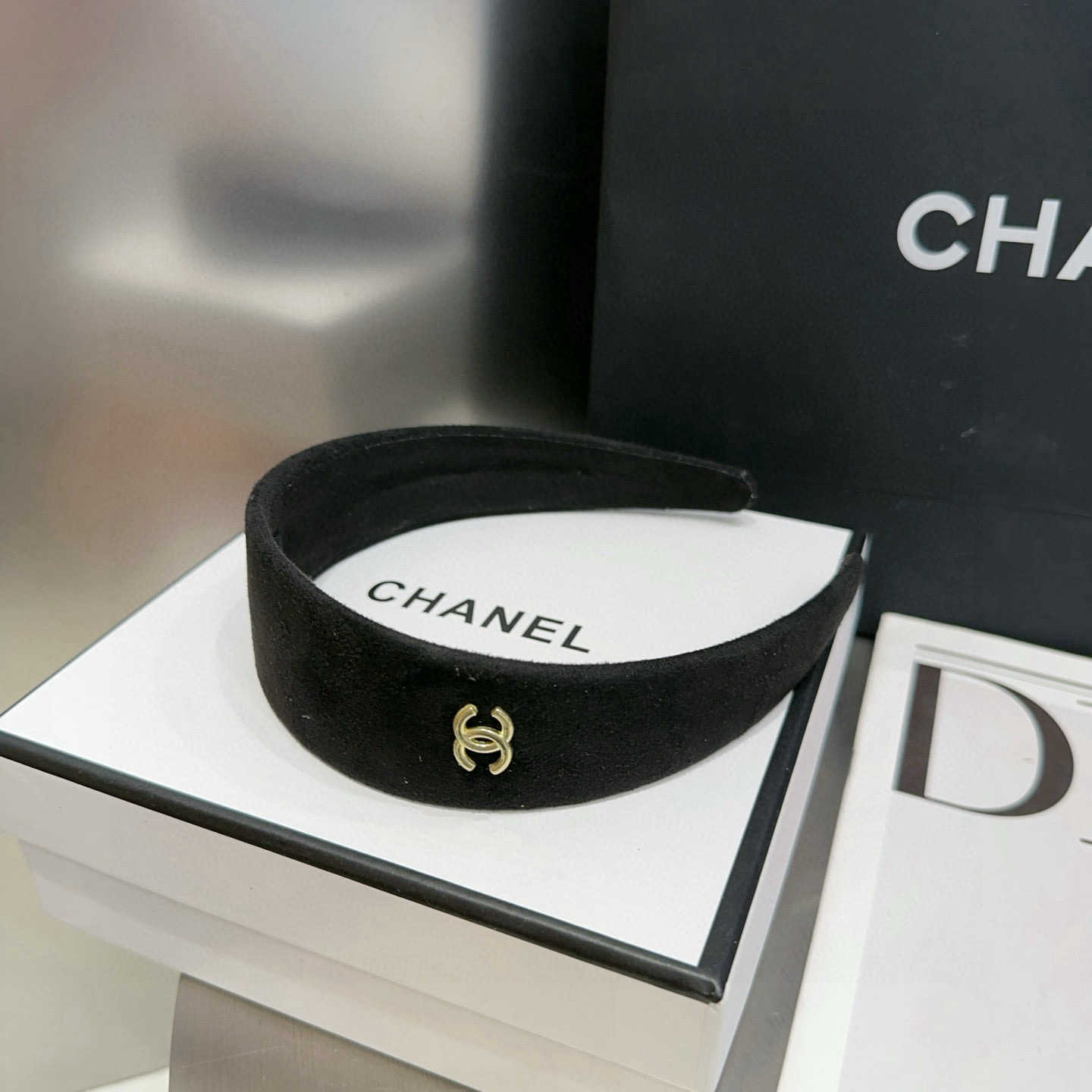 🎁配包装盒Chanel (香奈儿)最新款小香发箍，超级好看！名媛范儿十足，小仙女必备…