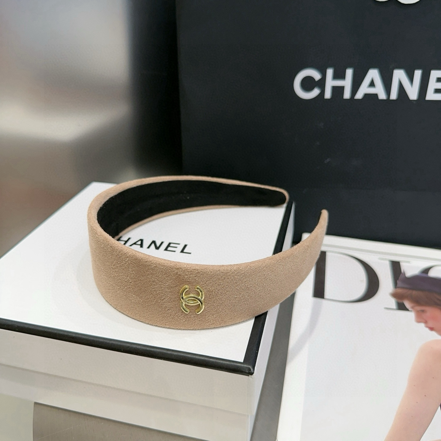🎁配包装盒Chanel (香奈儿)最新款小香发箍，超级好看！名媛范儿十足，小仙女必备…