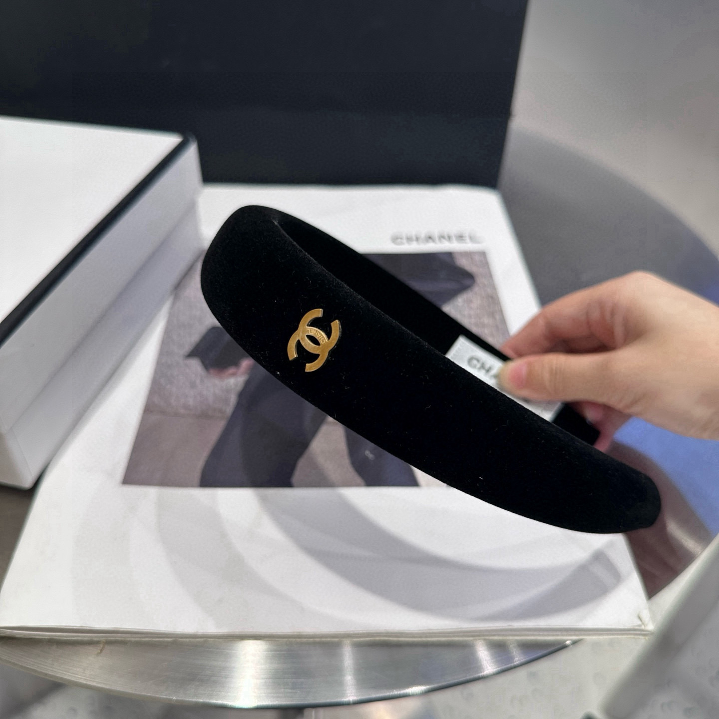 🎁配包装盒Chanel (香奈儿)新款小香发箍，简约大方，实在太美了！女神必入哦