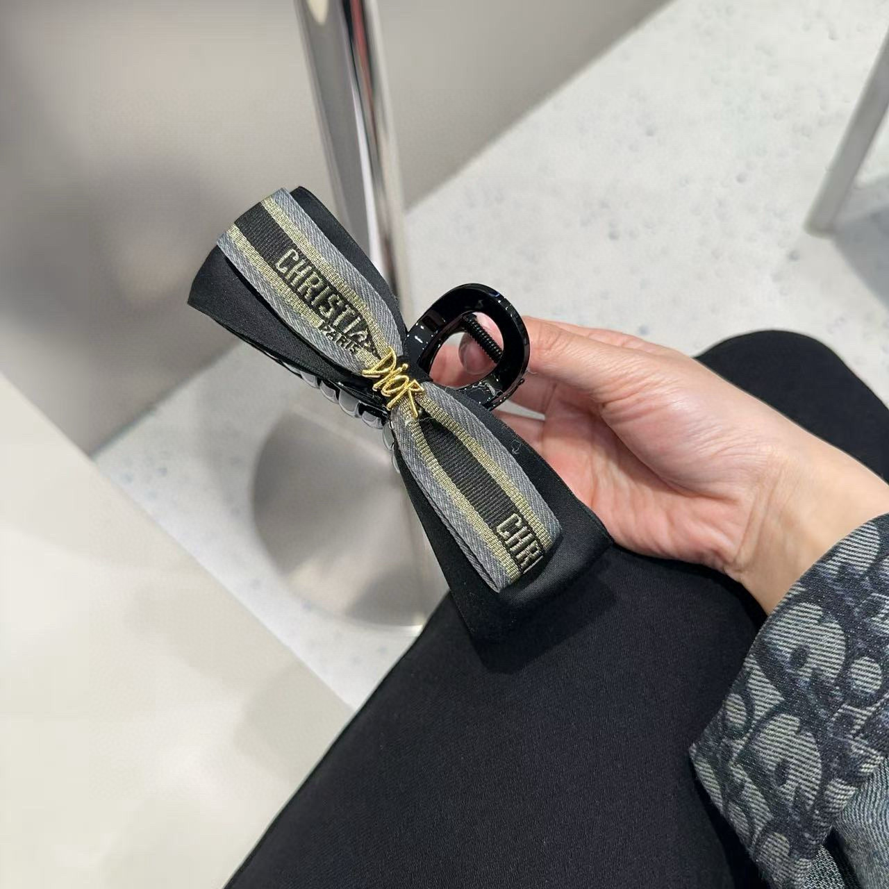 🎁配包装盒Dior（迪奥）新款D家字母抓夹，时尚又百搭！简单实用 小姐姐必备