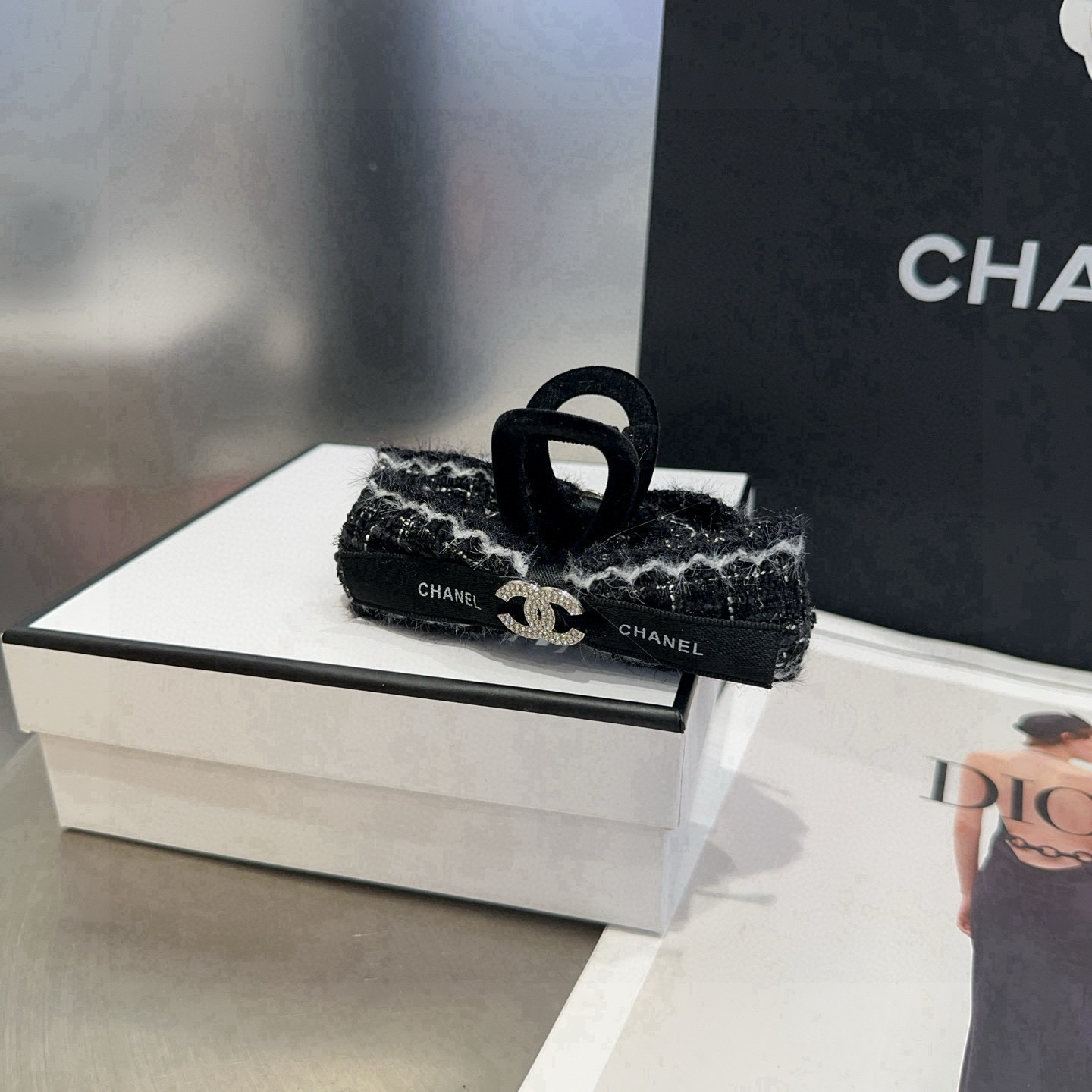 🎁配包装盒Chanel (香奈儿)最新小香抓夹，简单实用，时尚潮流！小姐姐必备单品