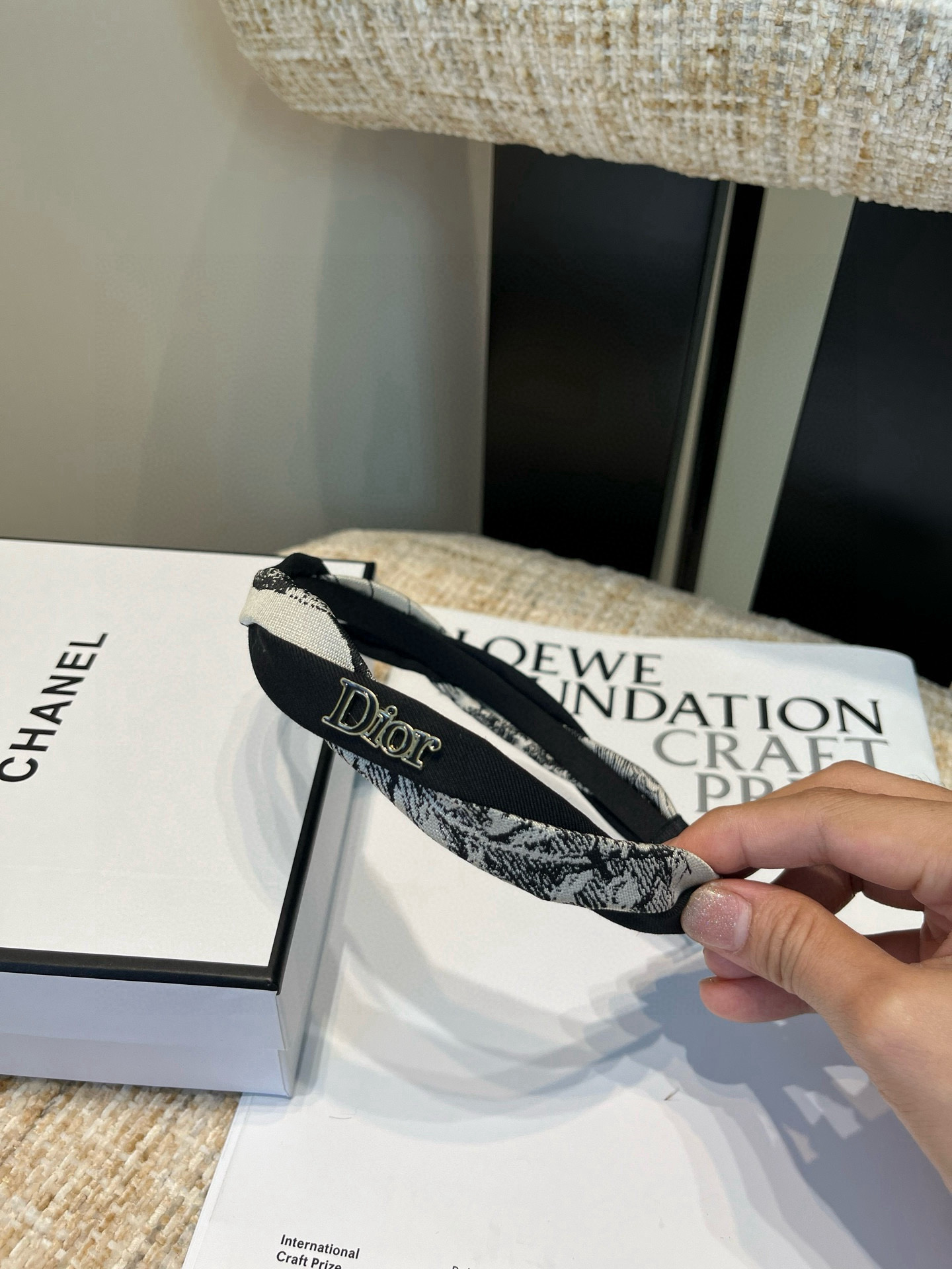 🎁配包装盒Dior（迪奥）新款CD字母发箍，简单实用 时尚潮流．非常好看！小仙女必备…