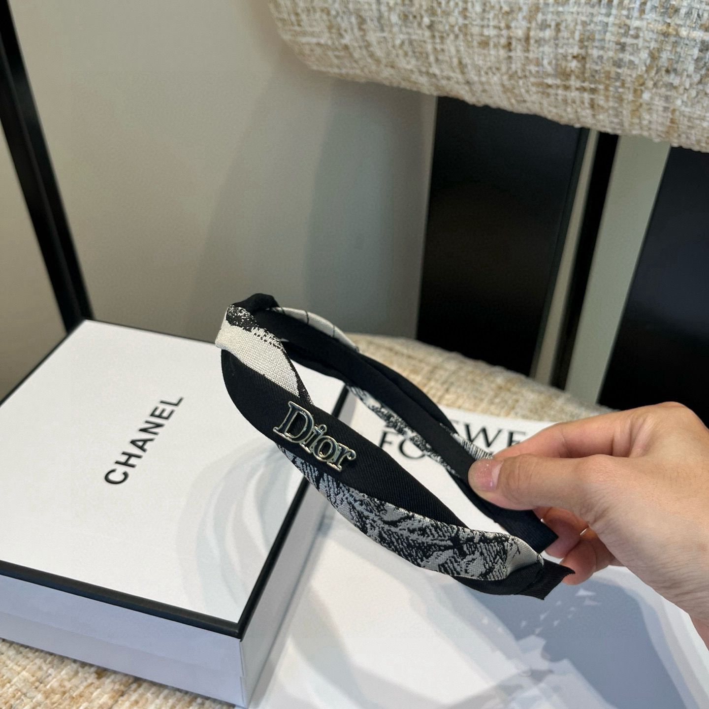 🎁配包装盒Dior（迪奥）新款CD字母发箍，简单实用 时尚潮流．非常好看！小仙女必备…