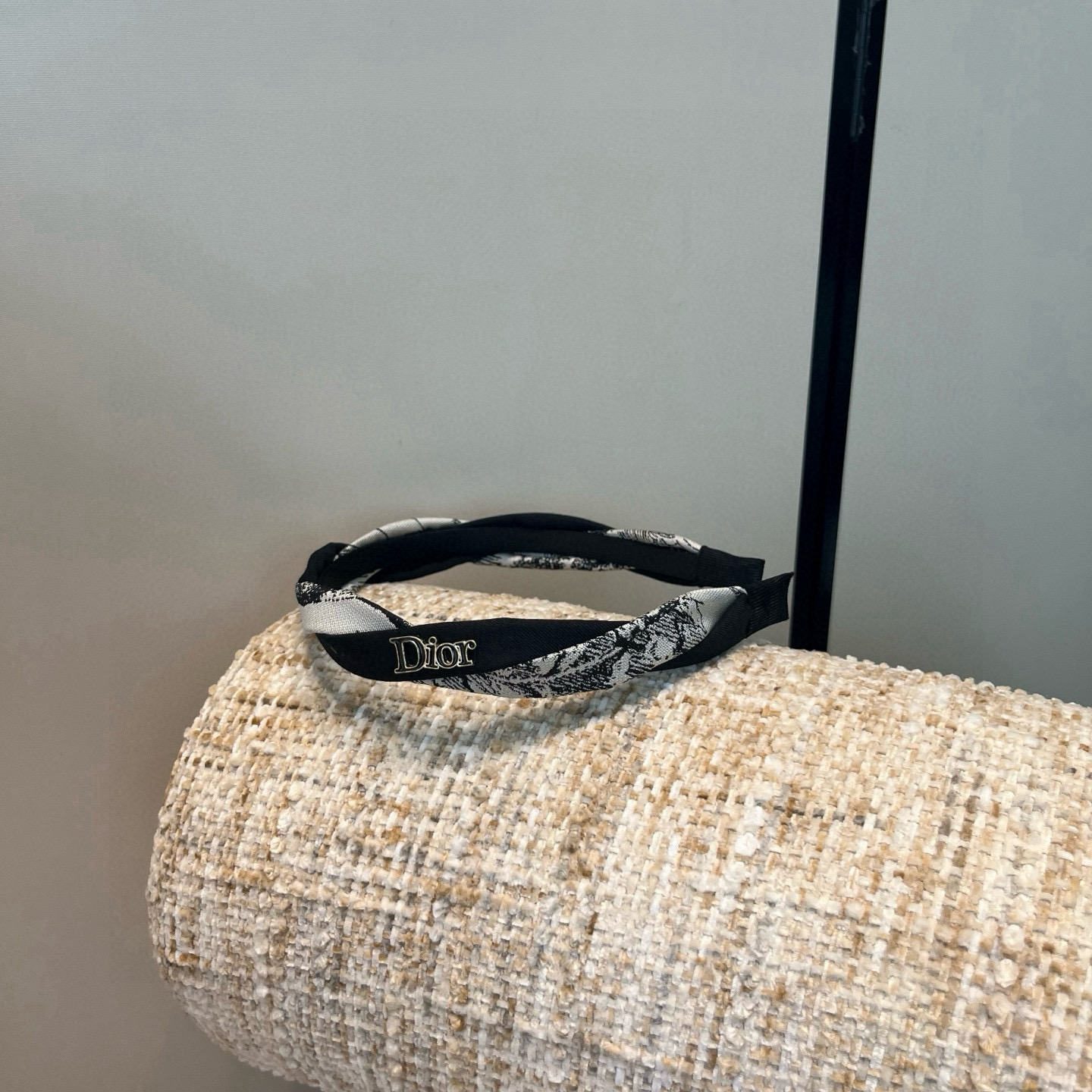 🎁配包装盒Dior（迪奥）新款CD字母发箍，简单实用 时尚潮流．非常好看！小仙女必备…