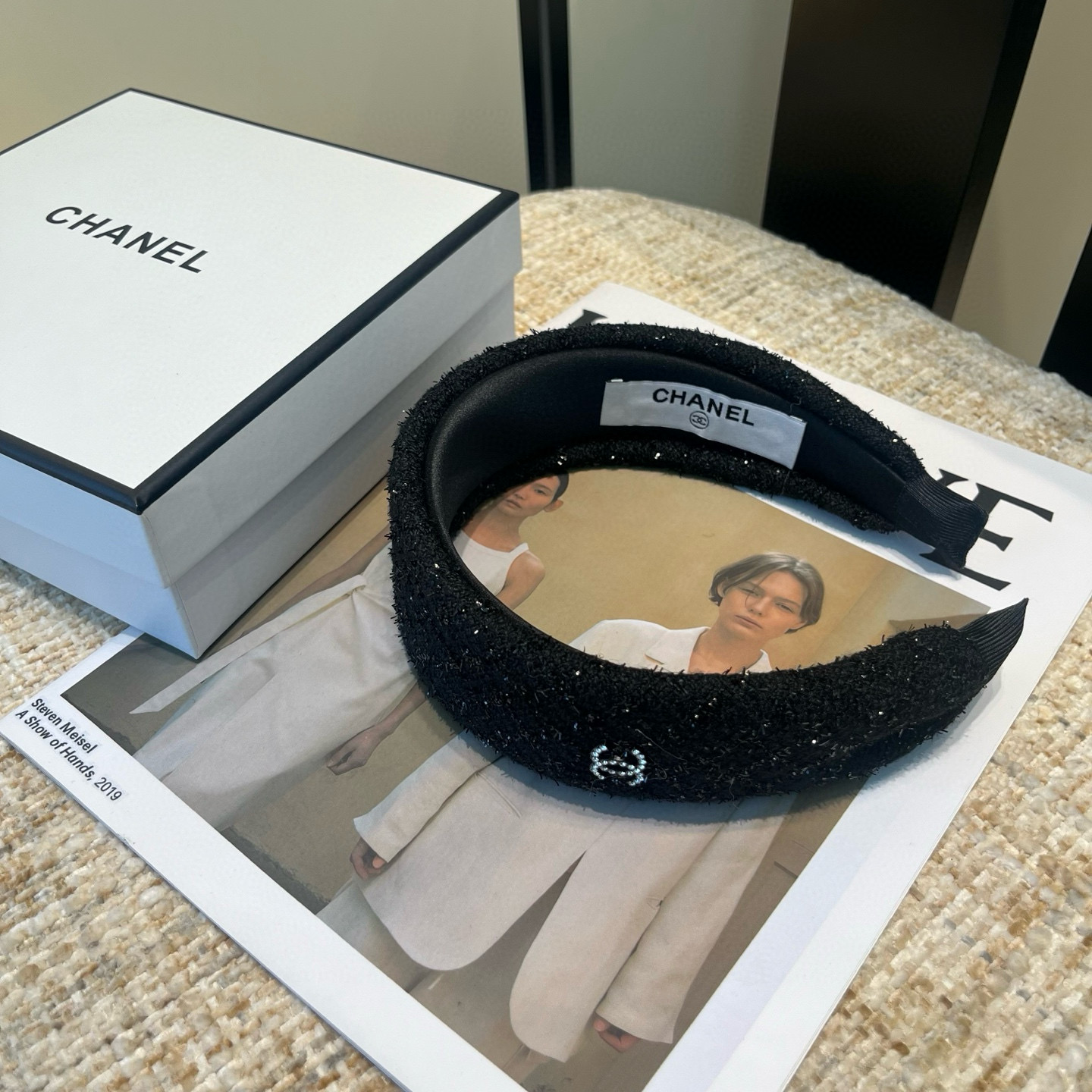 🎁配包装盒Chanel (香奈儿)最新款小香爆款发箍，超级好看！名媛范儿十足，小仙女必备…