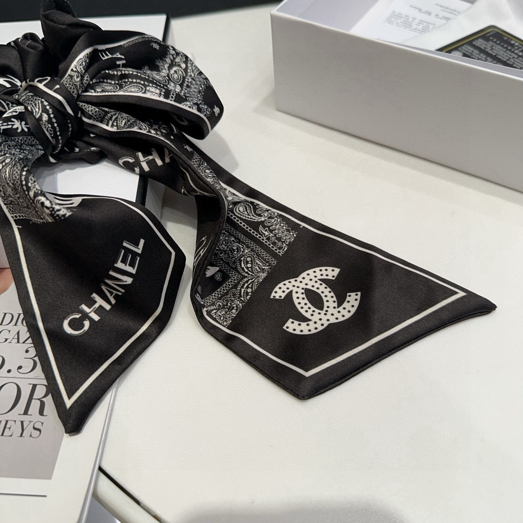 🎁配包装盒Chanel (香奈儿)最新款小香飘带发圈，超级好看！名媛范儿十足，小仙女必备…