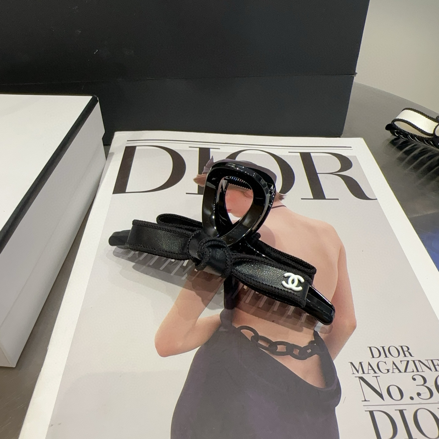 🎁配包装盒Chanel (香奈儿)最新款小香抓夹．超级好看！名媛范儿十足，小仙女必备…