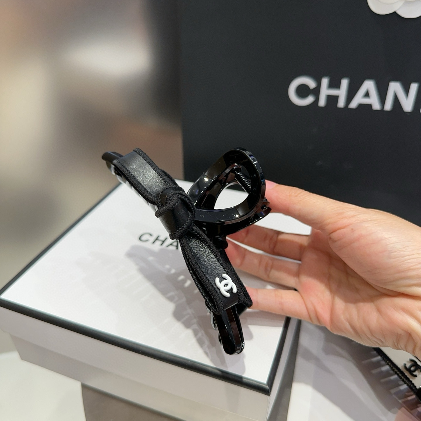 🎁配包装盒Chanel (香奈儿)最新款小香抓夹．超级好看！名媛范儿十足，小仙女必备…