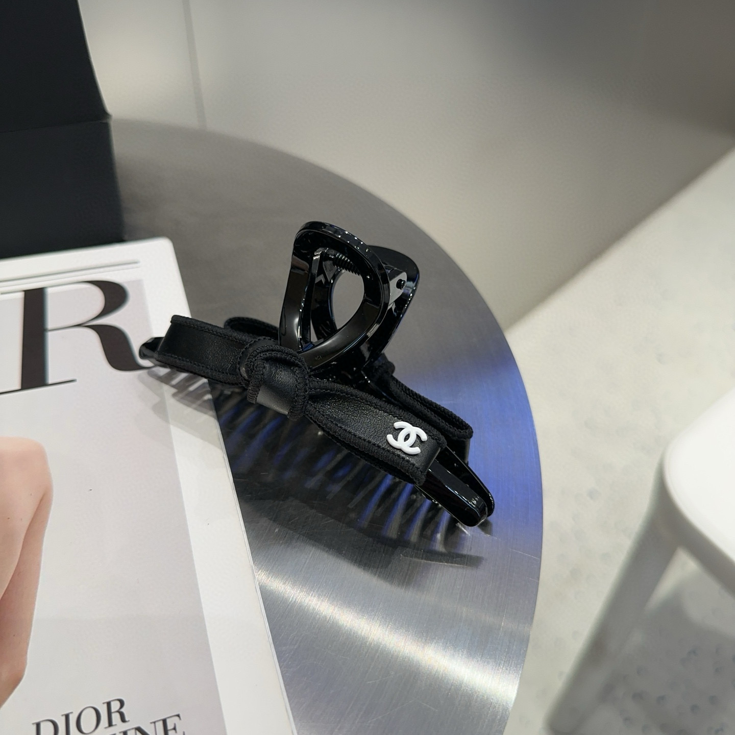 🎁配包装盒Chanel (香奈儿)最新款小香抓夹．超级好看！名媛范儿十足，小仙女必备…