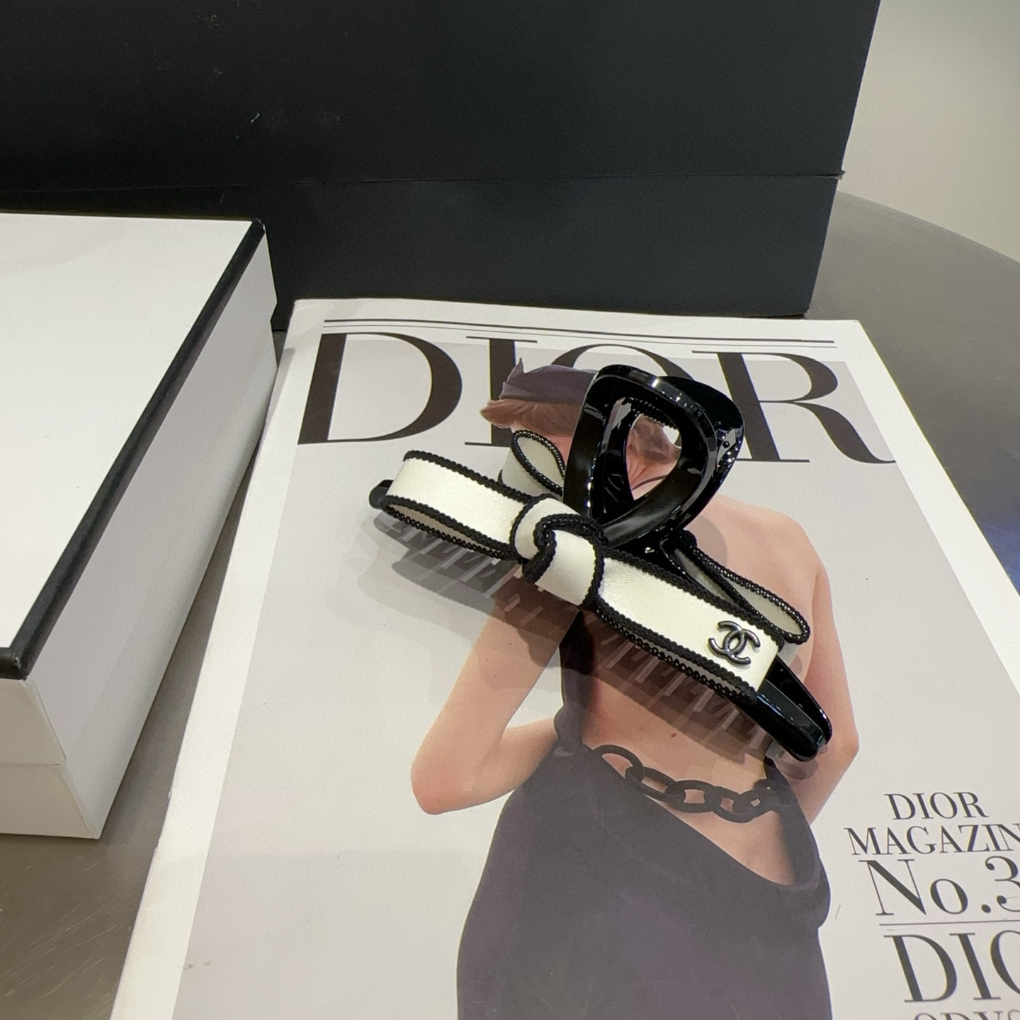 🎁配包装盒Chanel (香奈儿)最新款小香抓夹．超级好看！名媛范儿十足，小仙女必备…