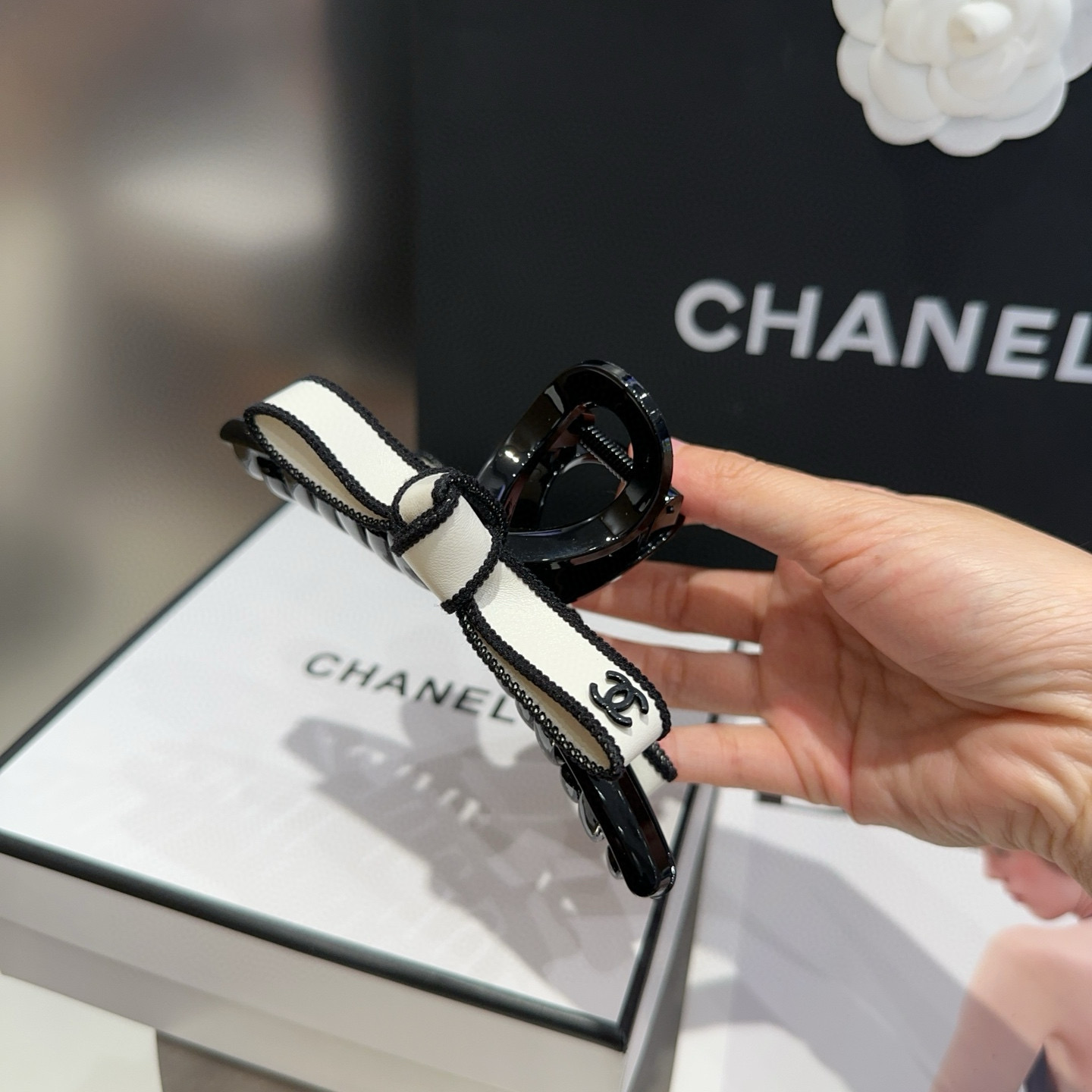 🎁配包装盒Chanel (香奈儿)最新款小香抓夹．超级好看！名媛范儿十足，小仙女必备…