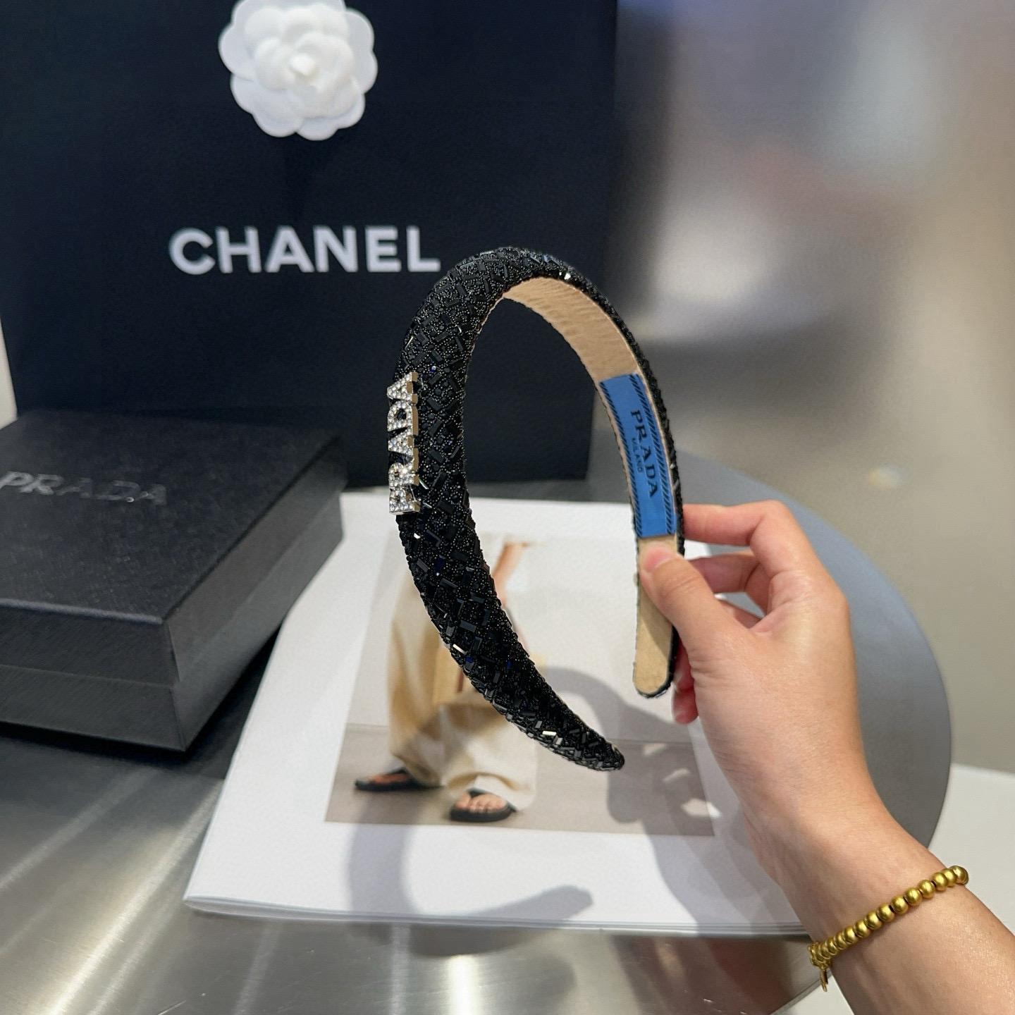 🎁配包装盒PRADA（普拉达）最新款钻石发箍，优雅的小姐姐值得入手！非常好搭配 气质有品位