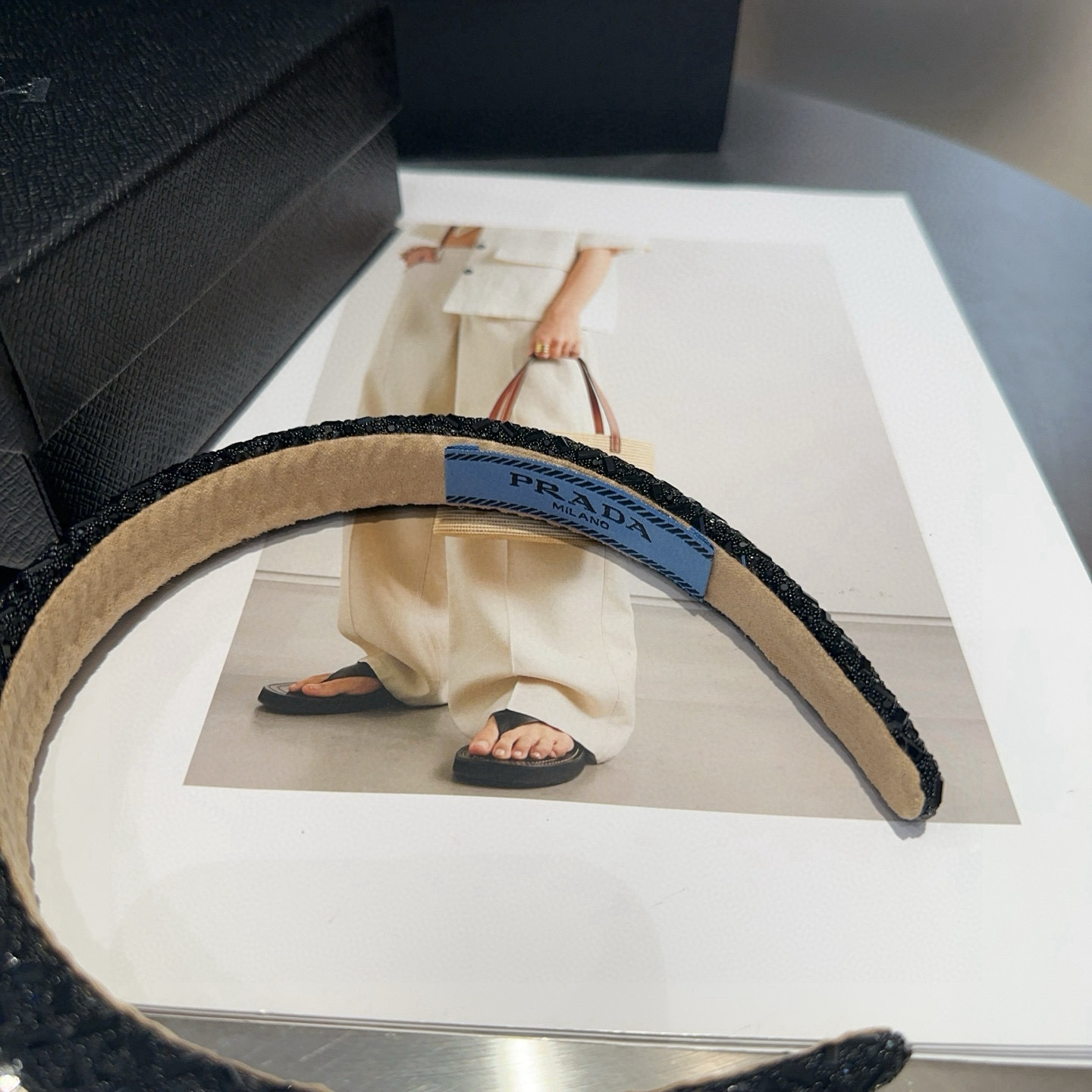 🎁配包装盒PRADA（普拉达）最新款钻石发箍，优雅的小姐姐值得入手！非常好搭配 气质有品位