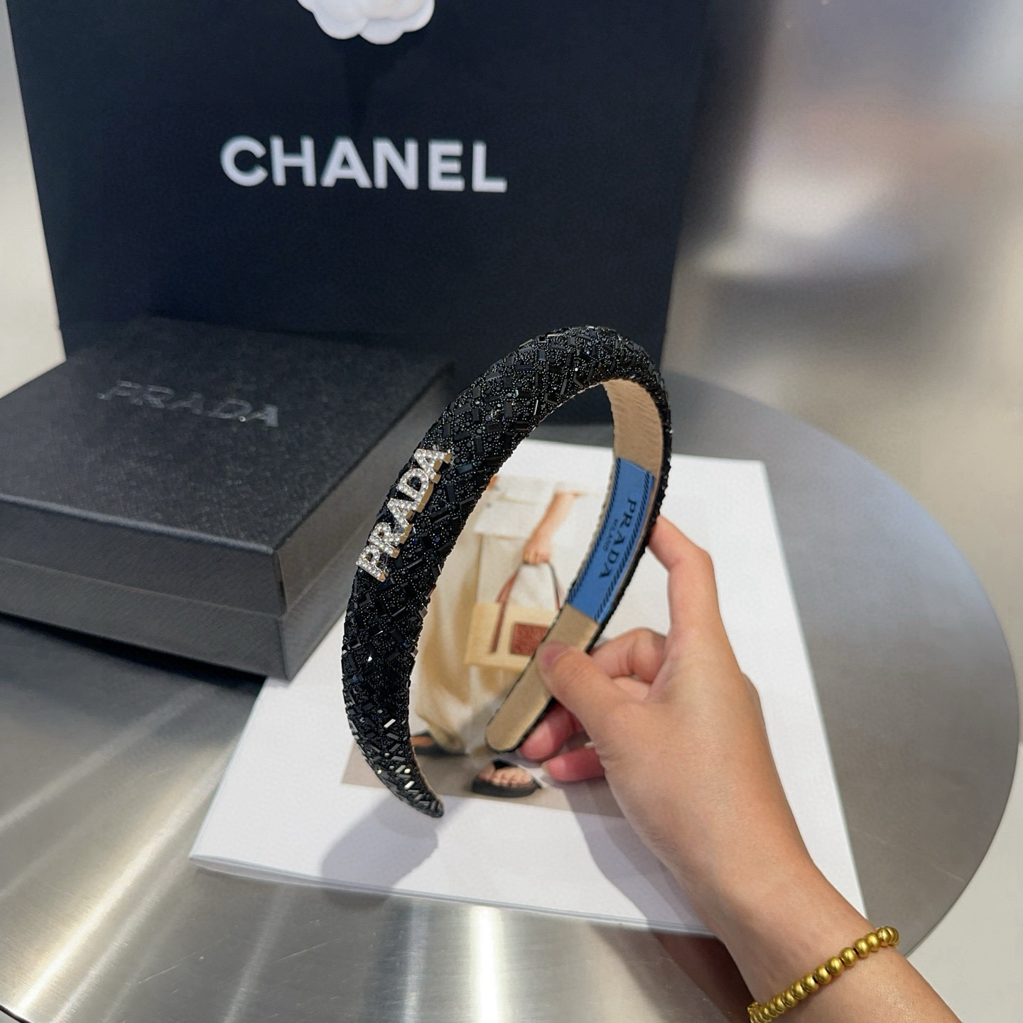 🎁配包装盒PRADA（普拉达）最新款钻石发箍，优雅的小姐姐值得入手！非常好搭配 气质有品位