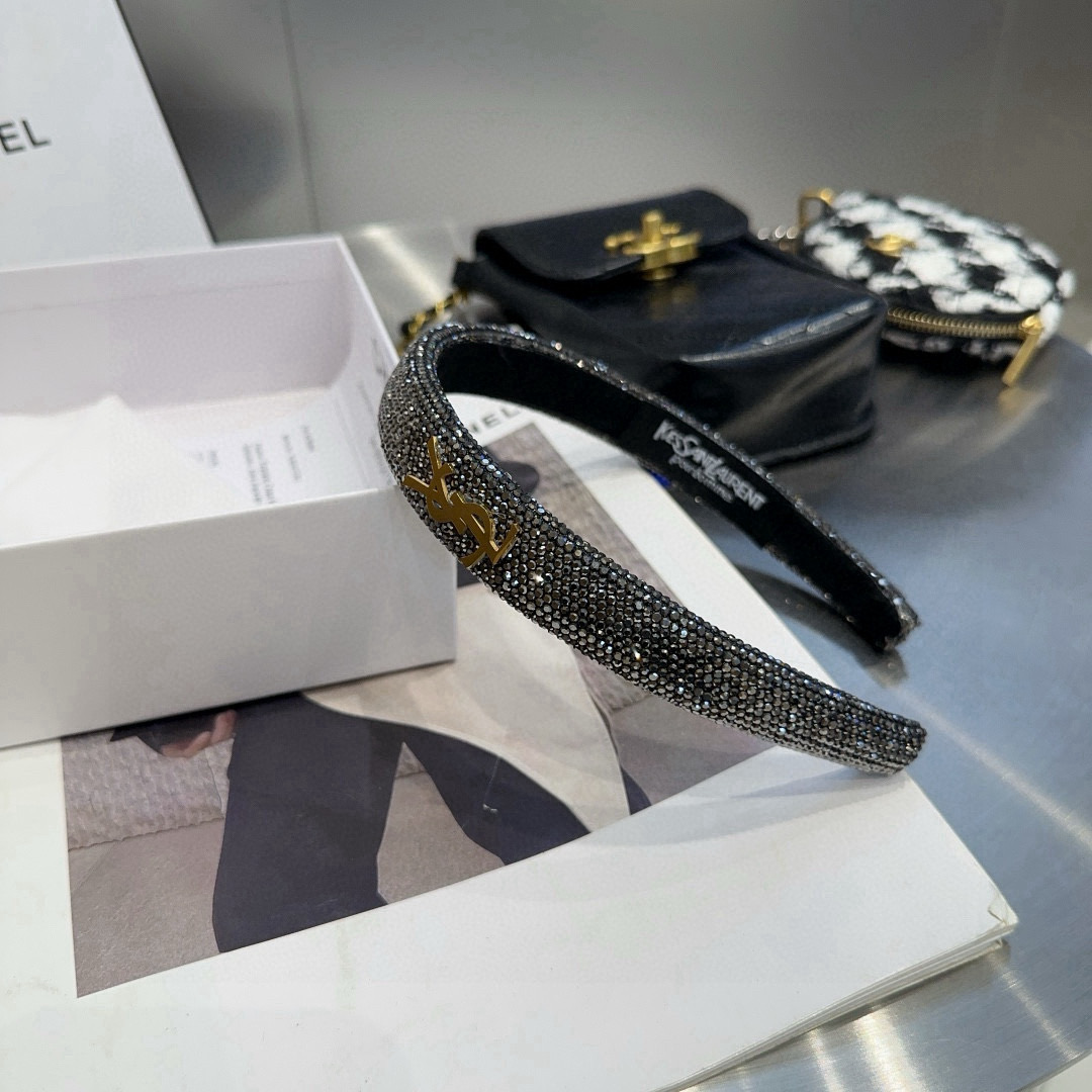 🎁配包装盒 YSL（圣罗兰）新款满钻发箍，复古气质美，时尚百搭，甜酷小姐姐必备…