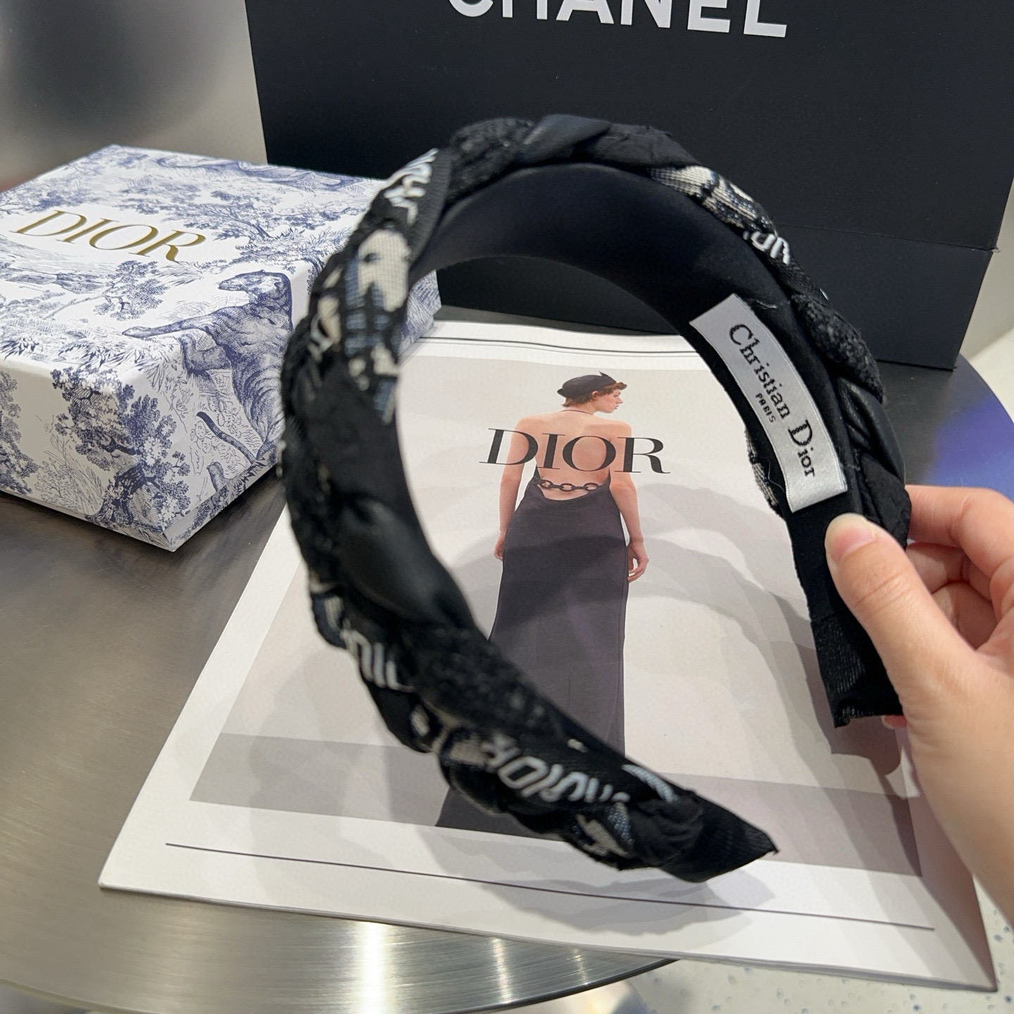🎁配包装盒Dior（迪奥）新款CD发箍，简单实用 时尚潮流！小仙女必备…