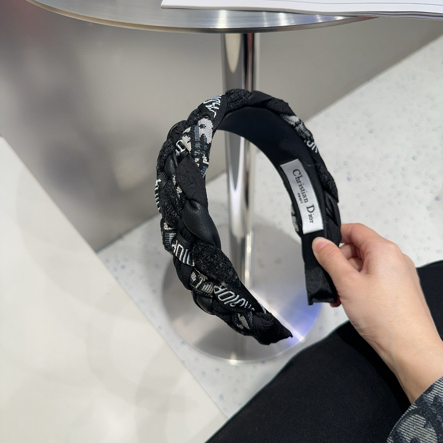 🎁配包装盒Dior（迪奥）新款CD发箍，简单实用 时尚潮流！小仙女必备…