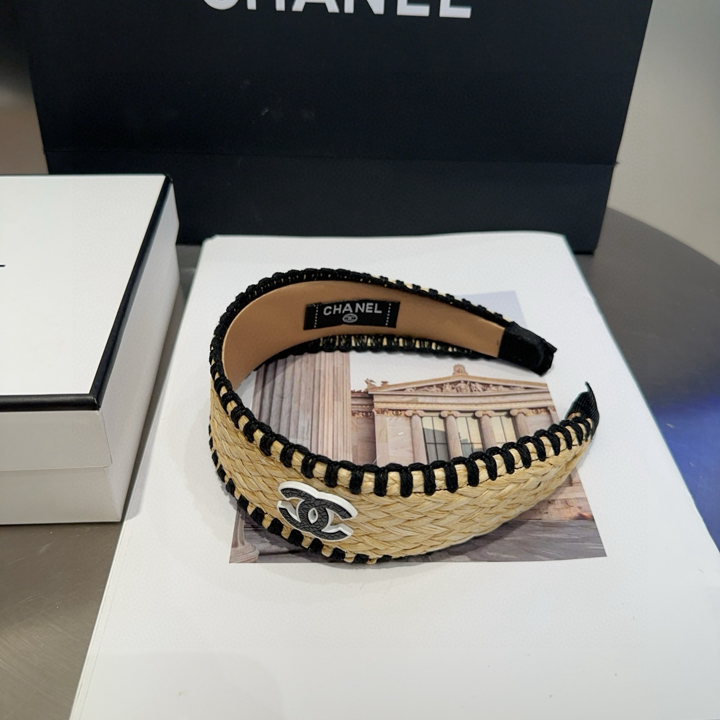 🎁配包装盒Chanel (香奈儿)最新款小香草编发箍，超级好看！名媛范儿十足，小仙女必备…