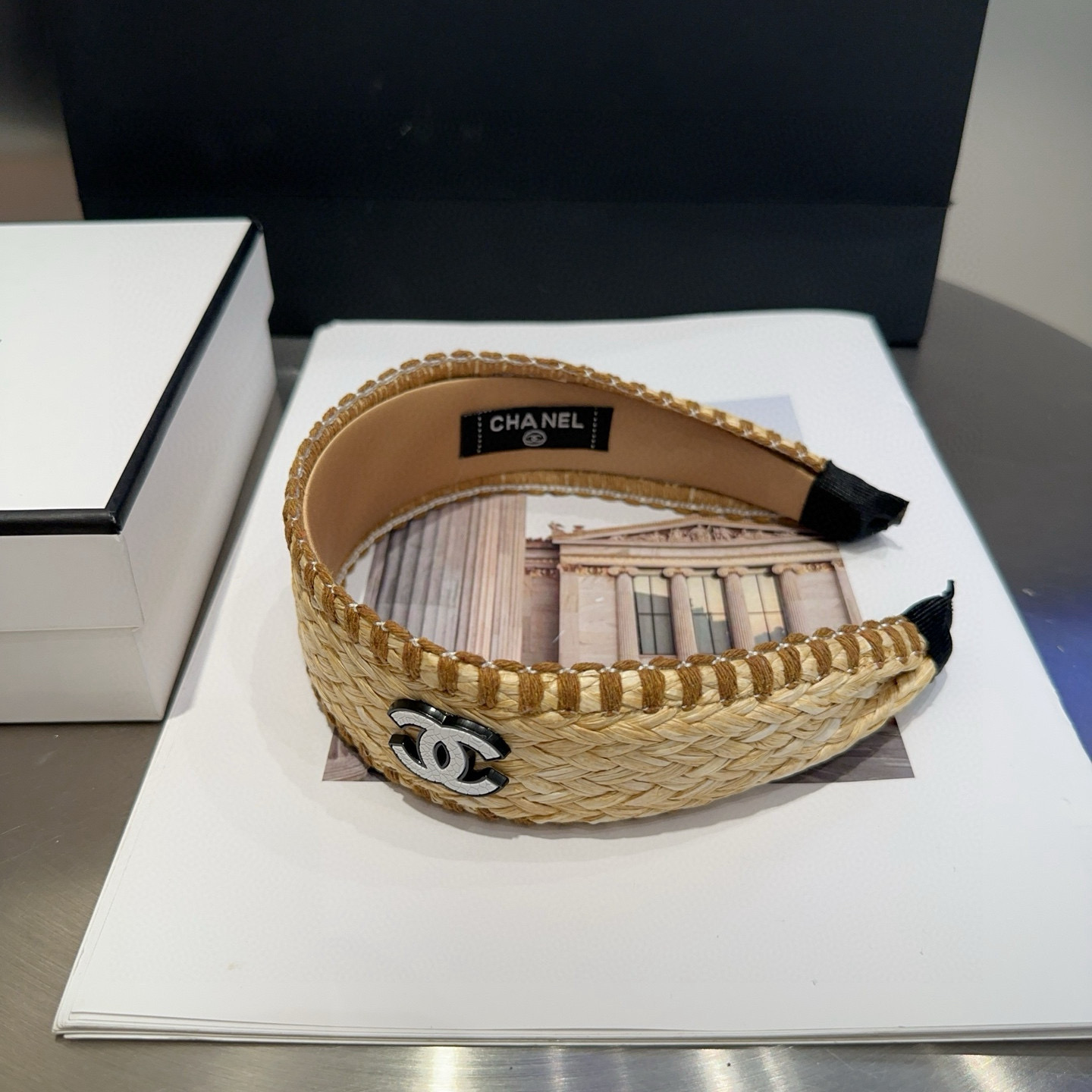 🎁配包装盒Chanel (香奈儿)最新款小香草编发箍，超级好看！名媛范儿十足，小仙女必备…