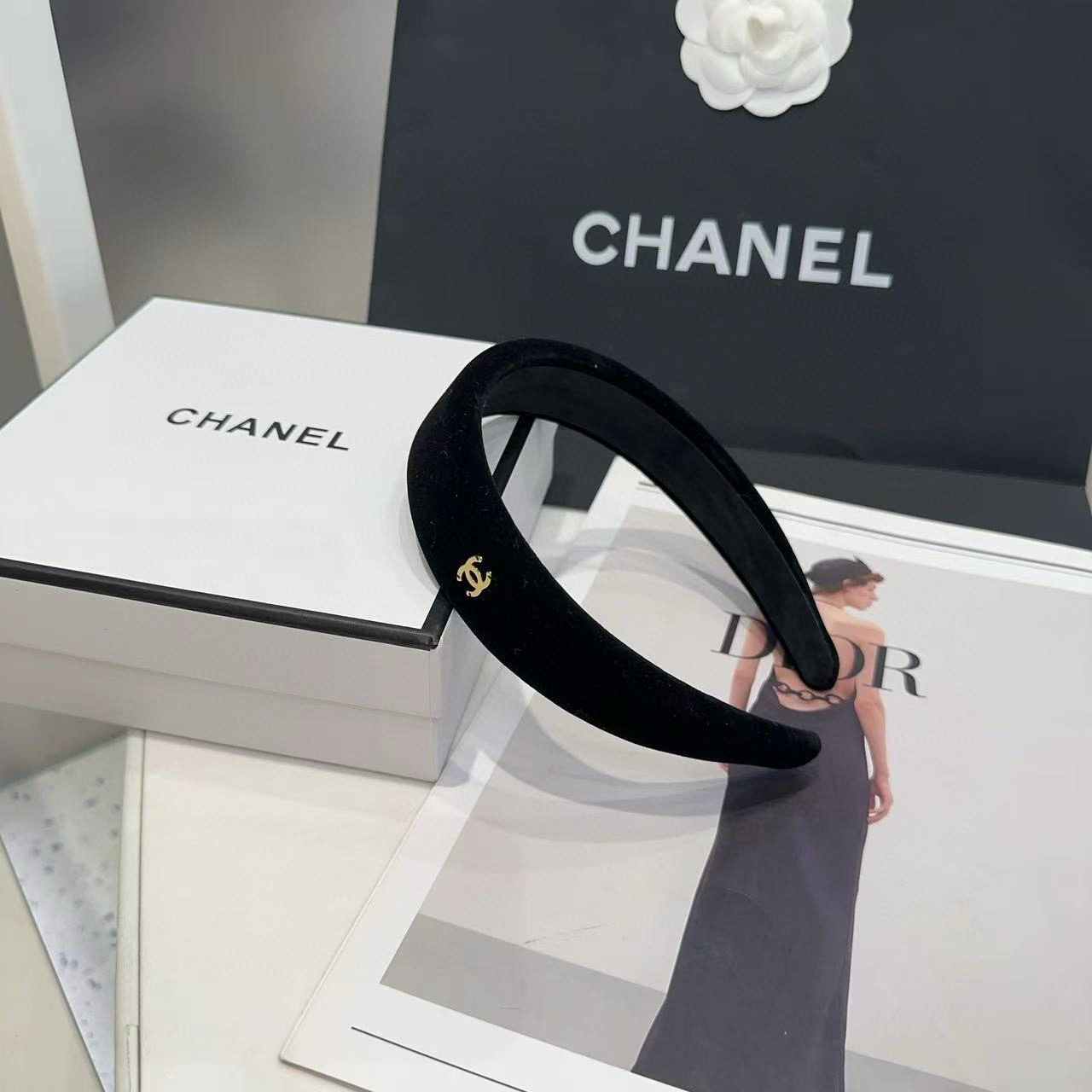 🎁配包装盒Chanel (香奈儿)最新款小香发箍，超级好看！名媛范儿十足，小仙女必备…