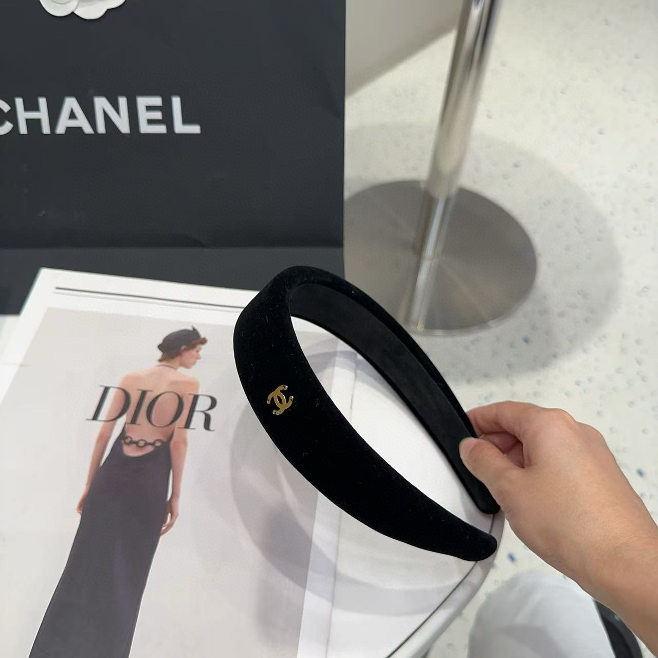 🎁配包装盒Chanel (香奈儿)最新款小香发箍，超级好看！名媛范儿十足，小仙女必备…
