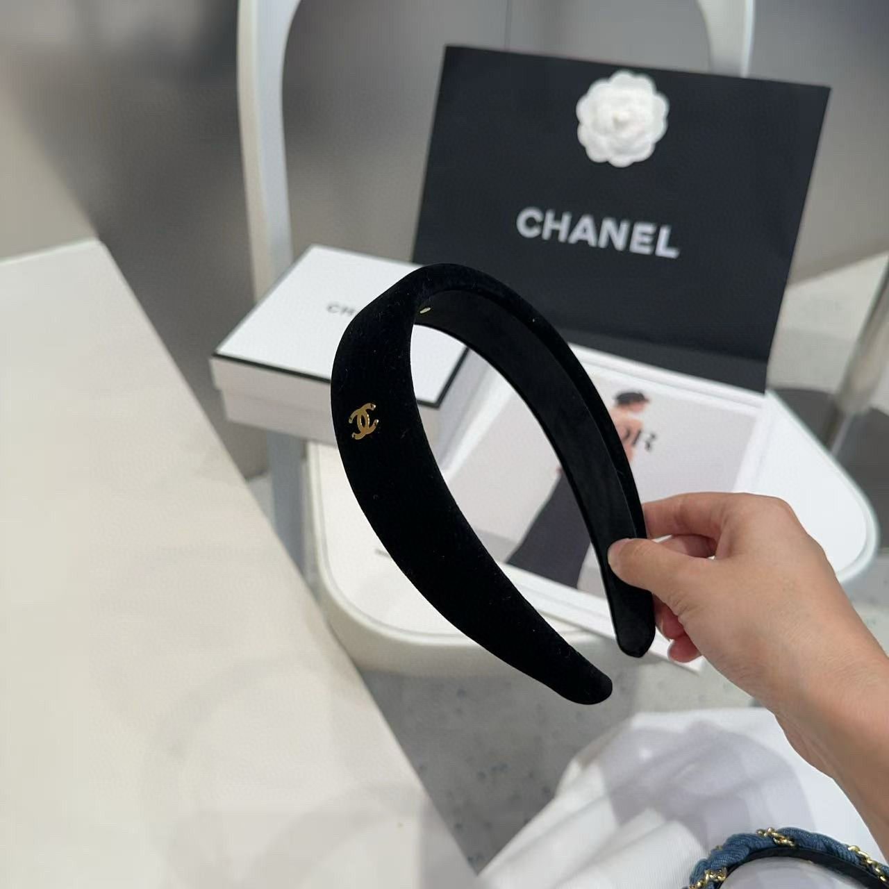 🎁配包装盒Chanel (香奈儿)最新款小香发箍，超级好看！名媛范儿十足，小仙女必备…