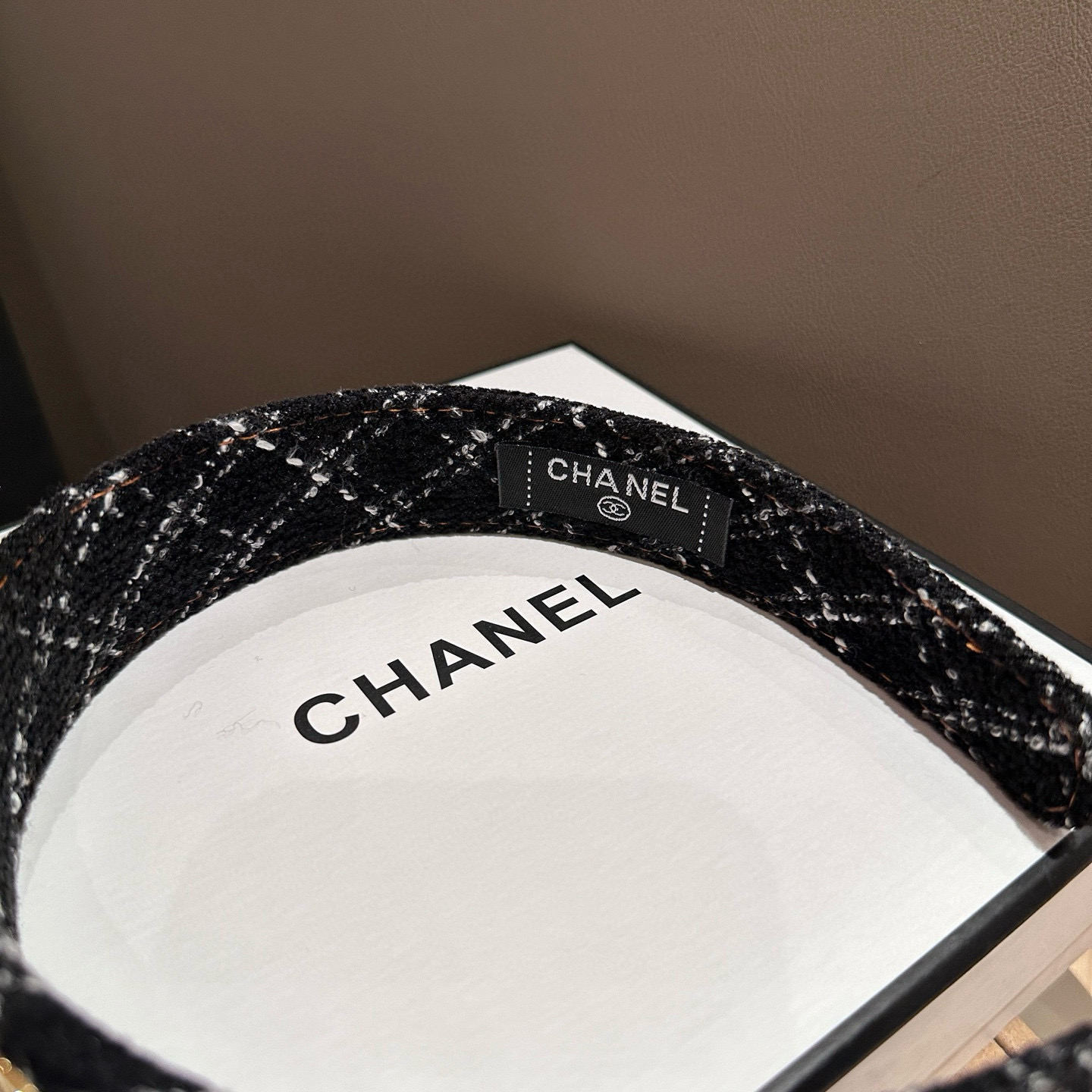 🎁配包装盒Chanel (香奈儿)最新款小香发箍，秋冬新品！超级好看！名媛范儿十足，小仙女必备…
