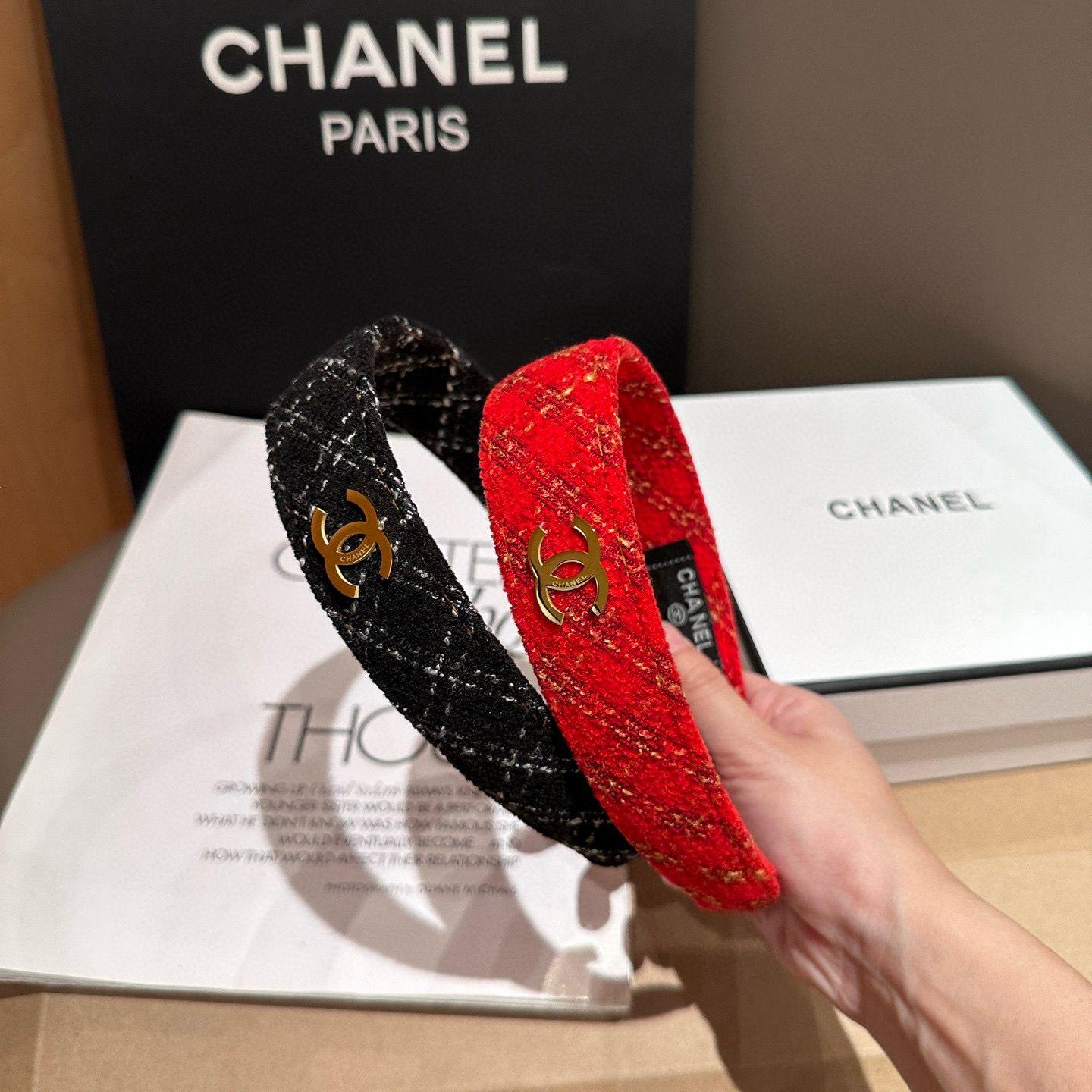 🎁配包装盒Chanel (香奈儿)最新款小香发箍，秋冬新品！超级好看！名媛范儿十足，小仙女必备…