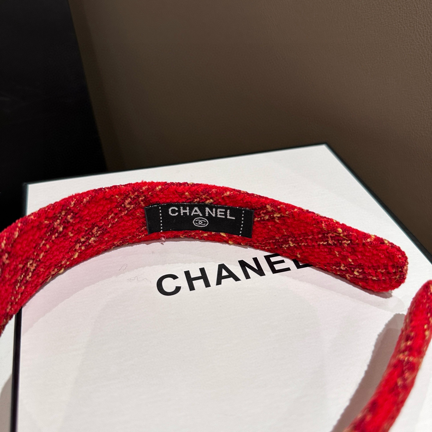 🎁配包装盒Chanel (香奈儿)最新款小香发箍，秋冬新品！超级好看！名媛范儿十足，小仙女必备…