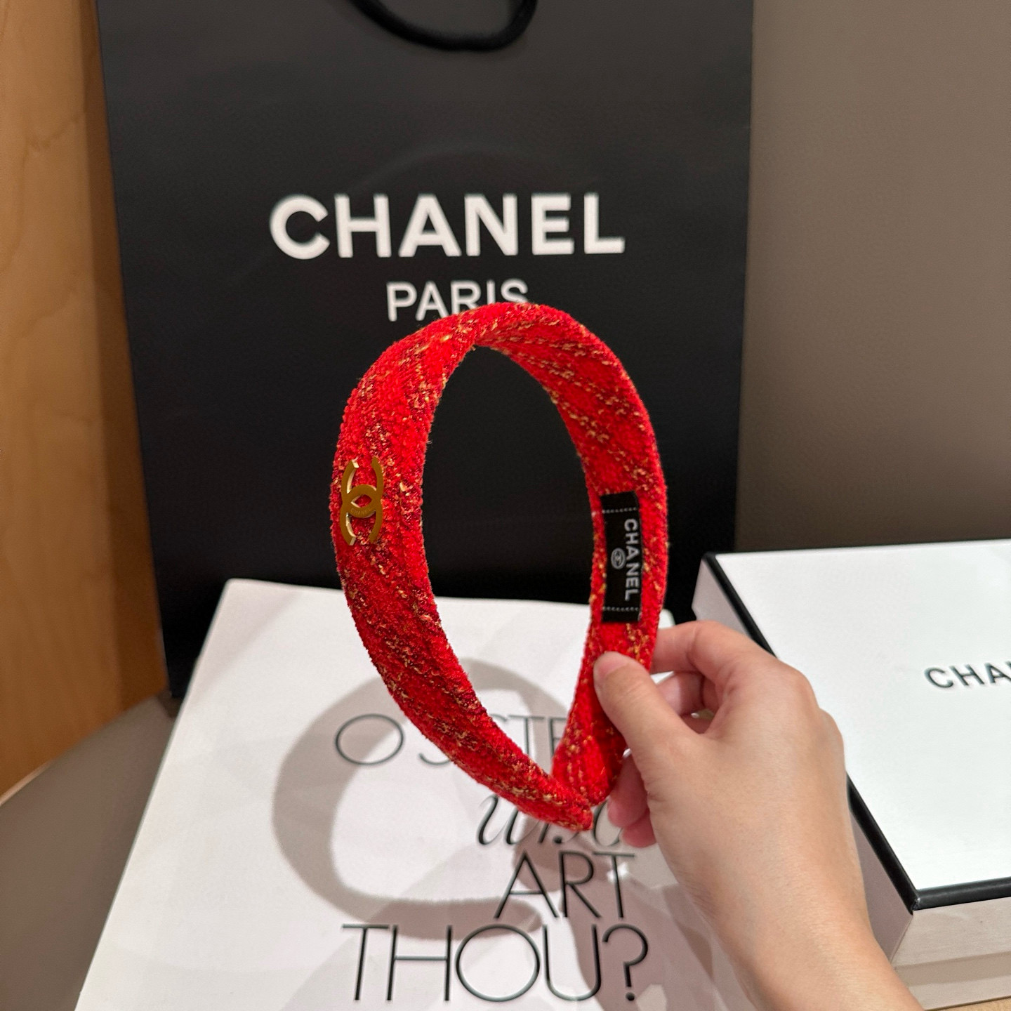 🎁配包装盒Chanel (香奈儿)最新款小香发箍，秋冬新品！超级好看！名媛范儿十足，小仙女必备…