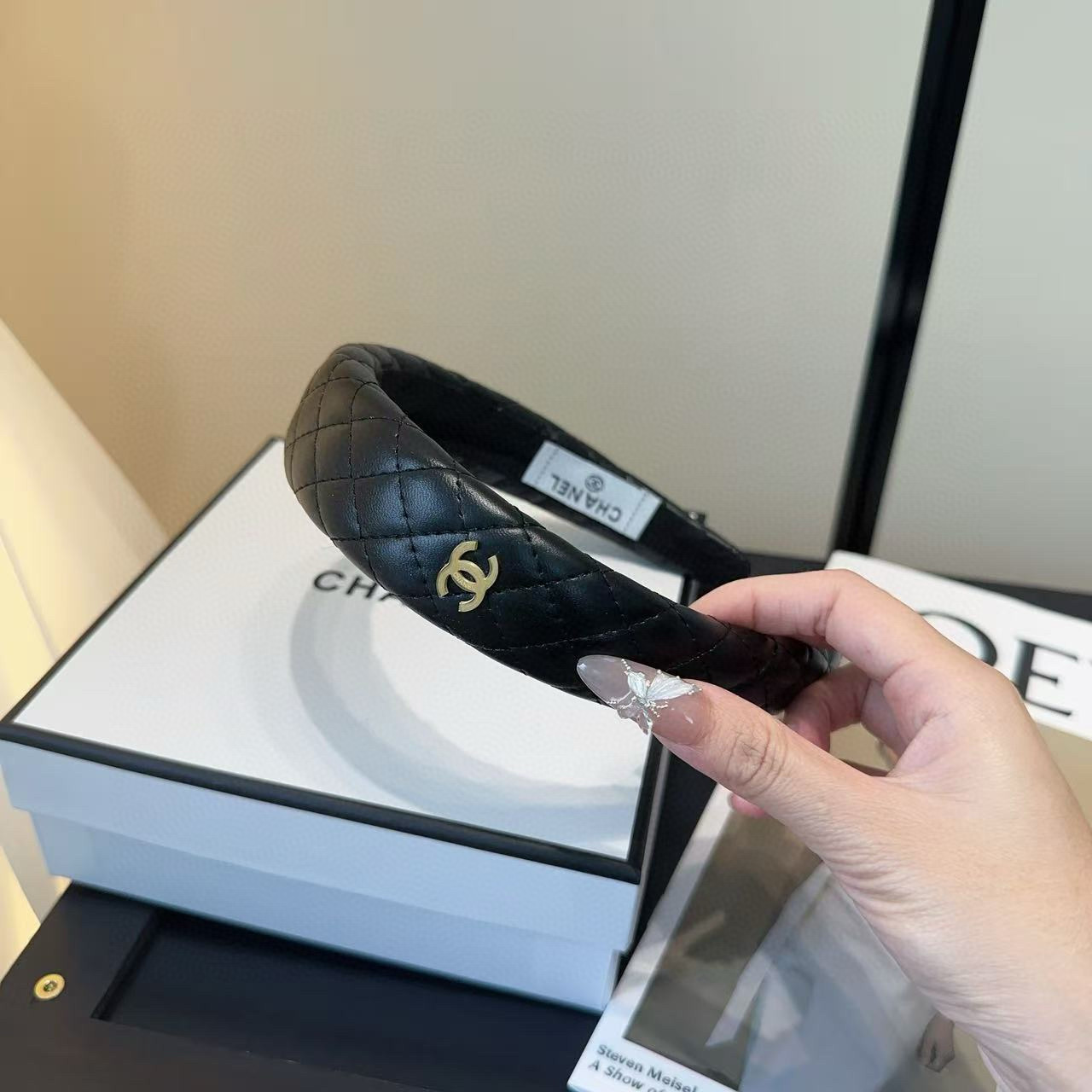 🎁配包装盒Chanel (香奈儿)最新款小香发箍，超级好看！名媛范儿十足，小仙女必备…