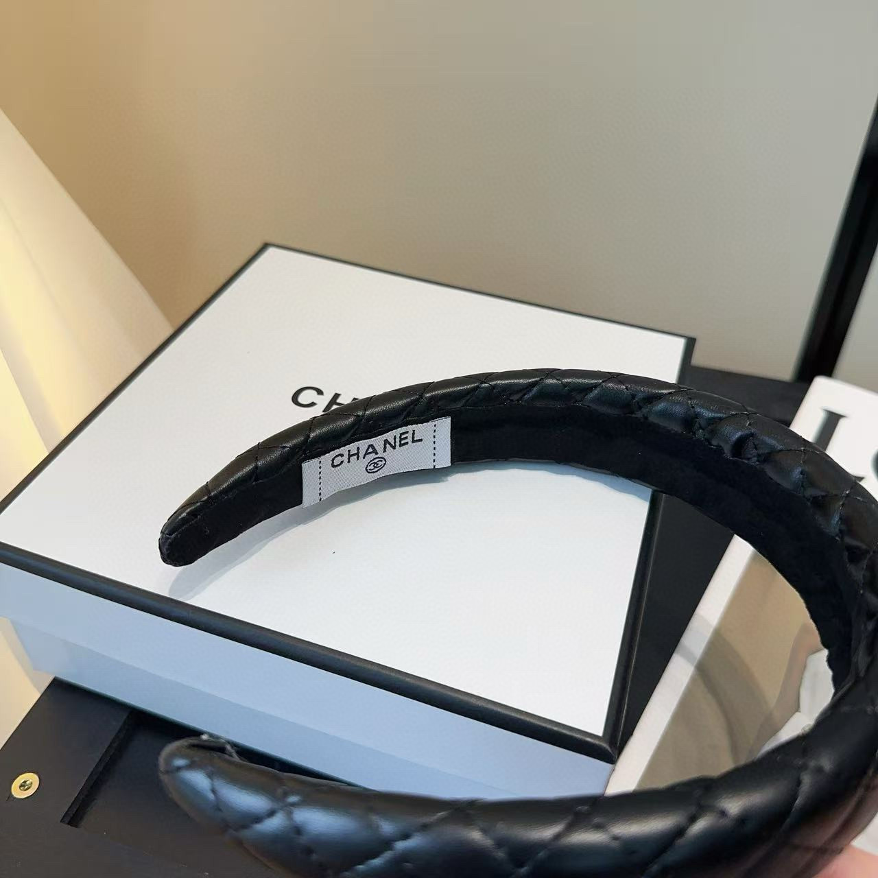 🎁配包装盒Chanel (香奈儿)最新款小香发箍，超级好看！名媛范儿十足，小仙女必备…