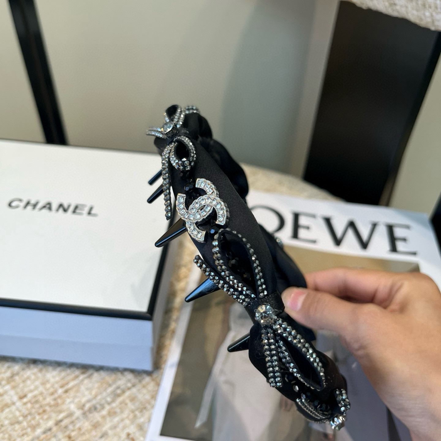 🎁配包装盒Chanel (香奈儿)最新款小香发箍，超级好看！名媛范儿十足，小仙女必备…