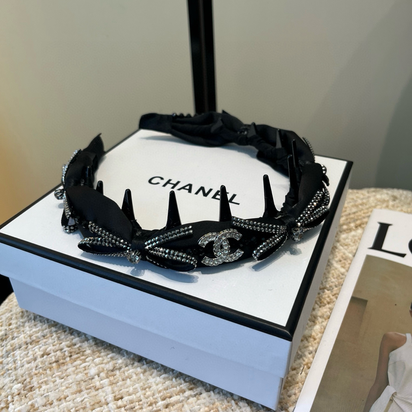 🎁配包装盒Chanel (香奈儿)最新款小香发箍，超级好看！名媛范儿十足，小仙女必备…
