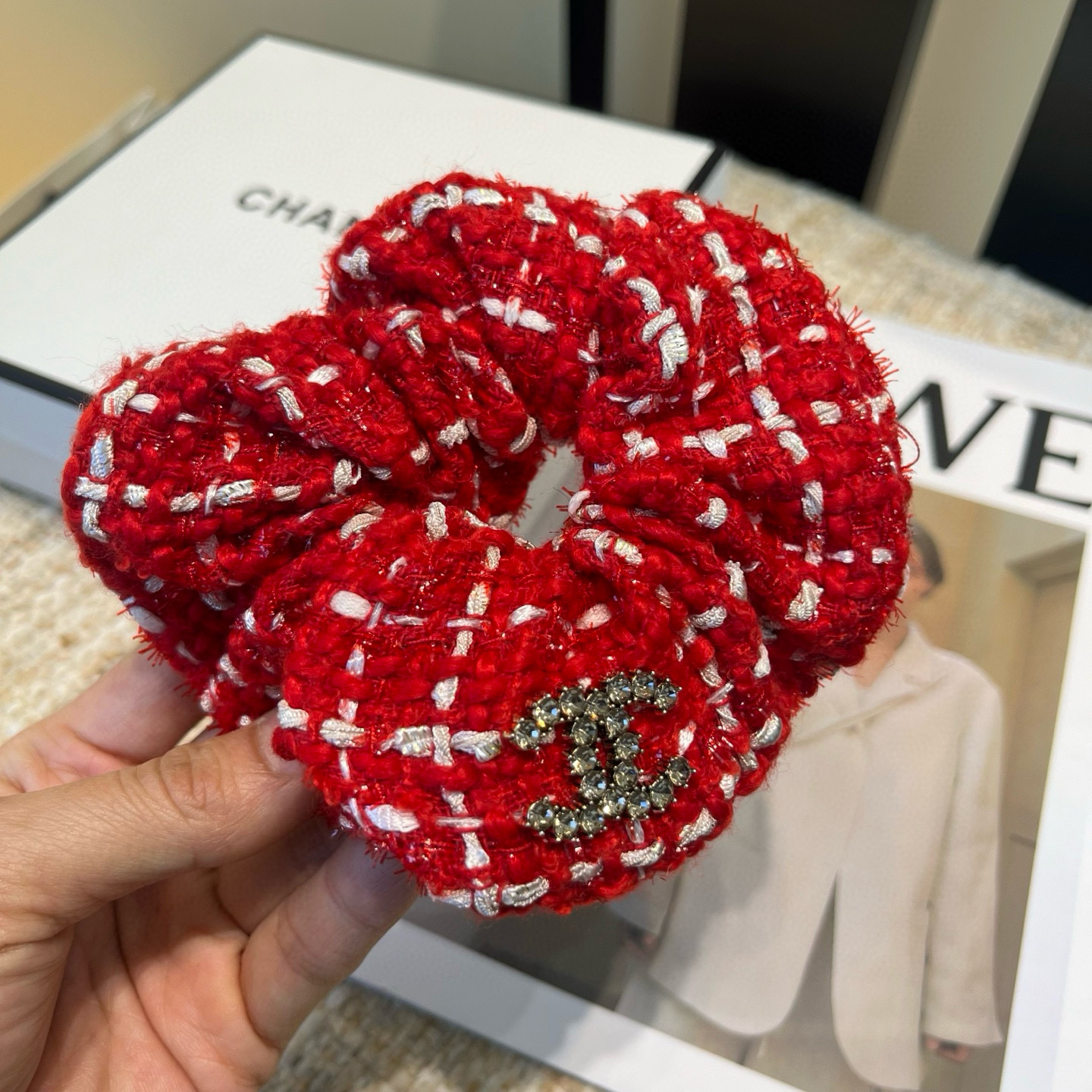 🎁配包装盒Chanel (香奈儿)最新款小香发圈，超级好看！名媛范儿十足，小仙女必备…